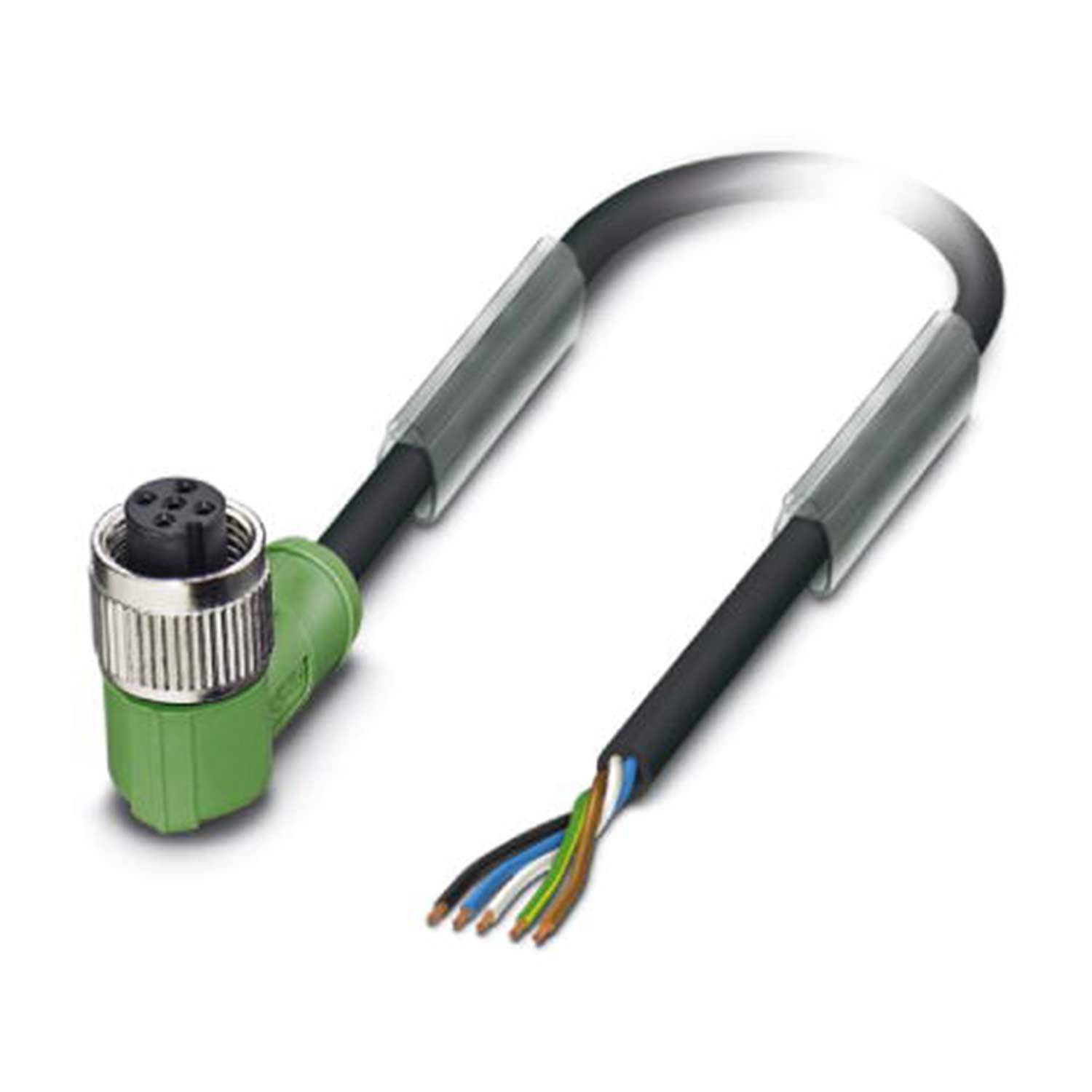 Ein grünes, gewinkelte industrielles Verbindungskabel mit offenen Drahtenden und Schutzmanschetten, verwendet für elektrische Verbindungen.