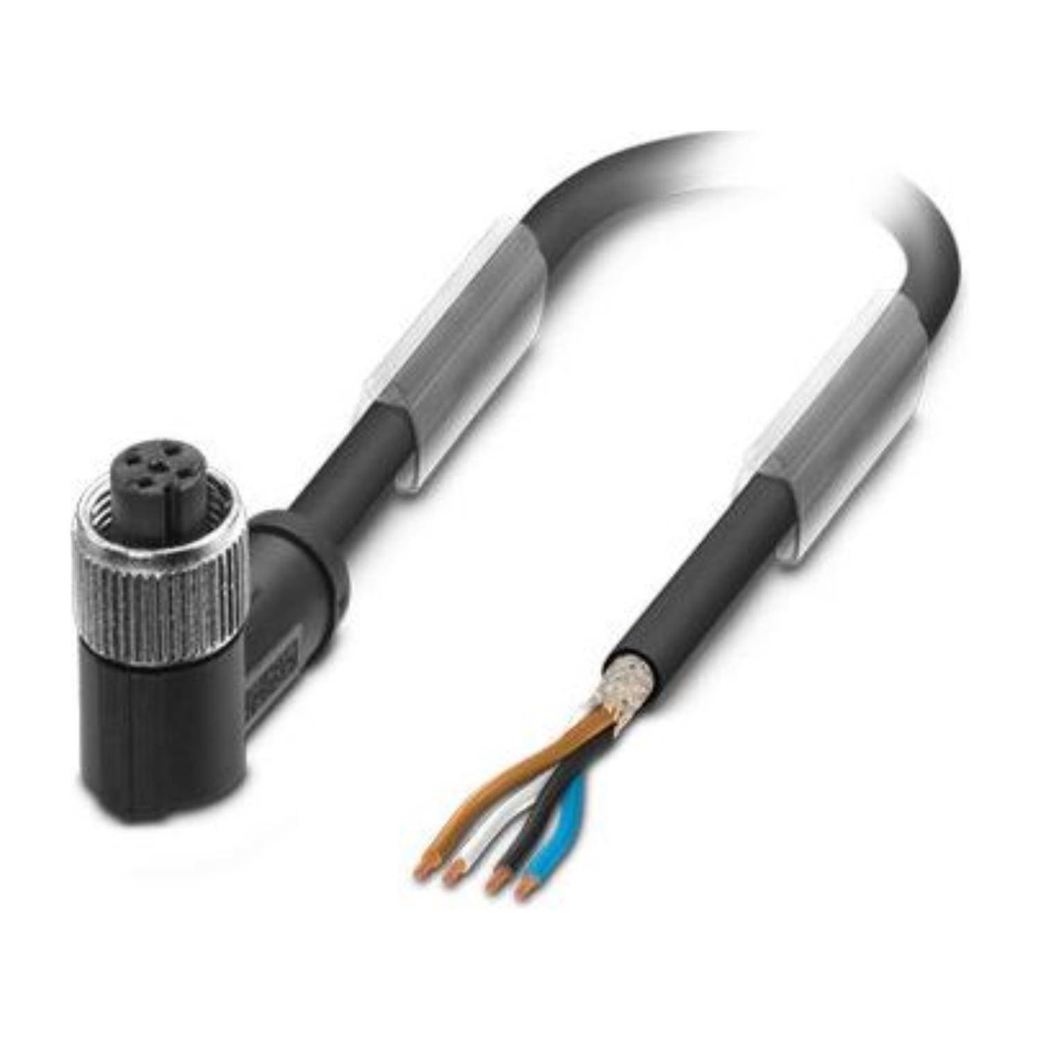 Ein schwarzes, abgewinkeltes industrielles Anschlusskabel mit freigelegten mehrfarbigen Leitungen an einem Ende neben einer Metallabschirmung.