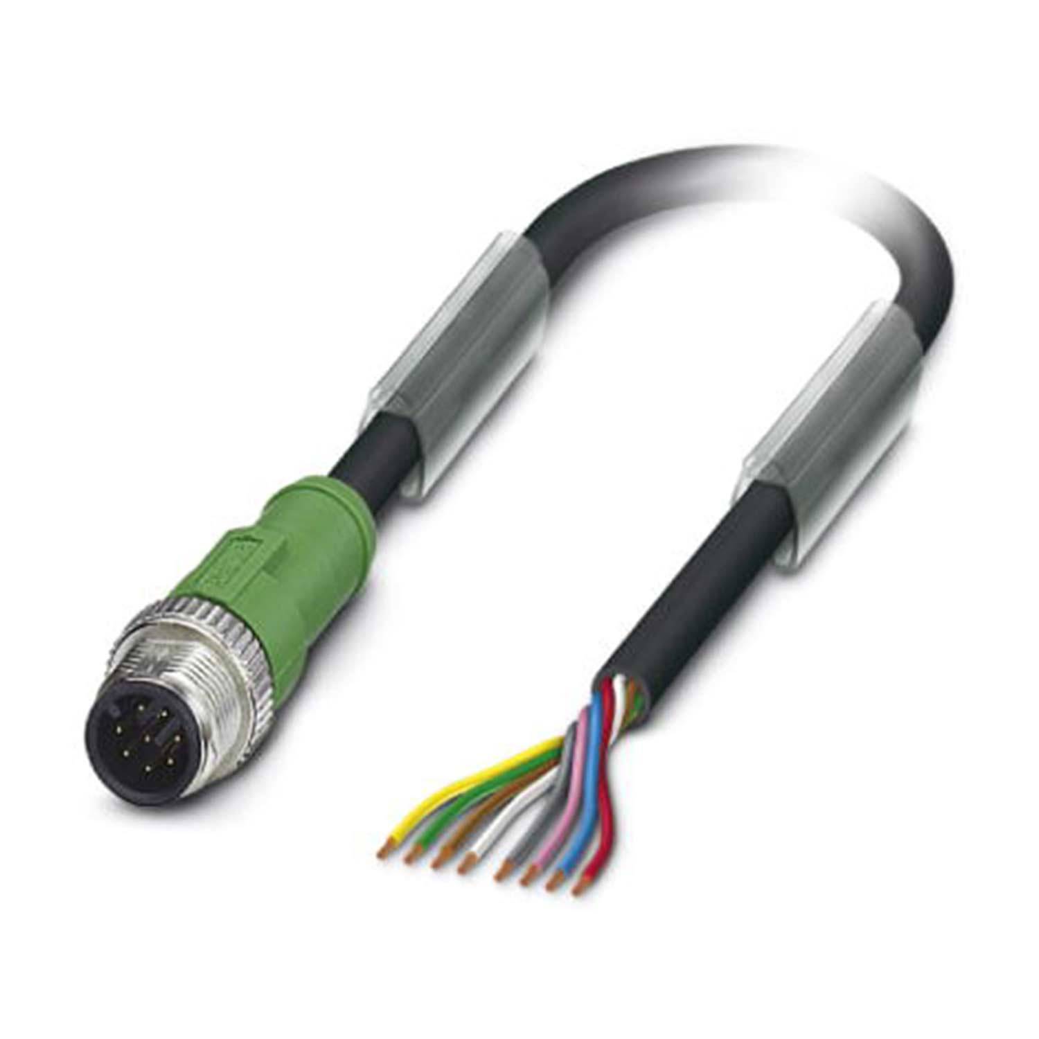 Eine Nahaufnahme eines mehrfarbigen elektronischen Kabels mit einem grünen zylindrischen Anschluss an einem Ende, bei der an der anderen Seite freigelegte Drähte in verschiedenen Farben sichtbar sind.