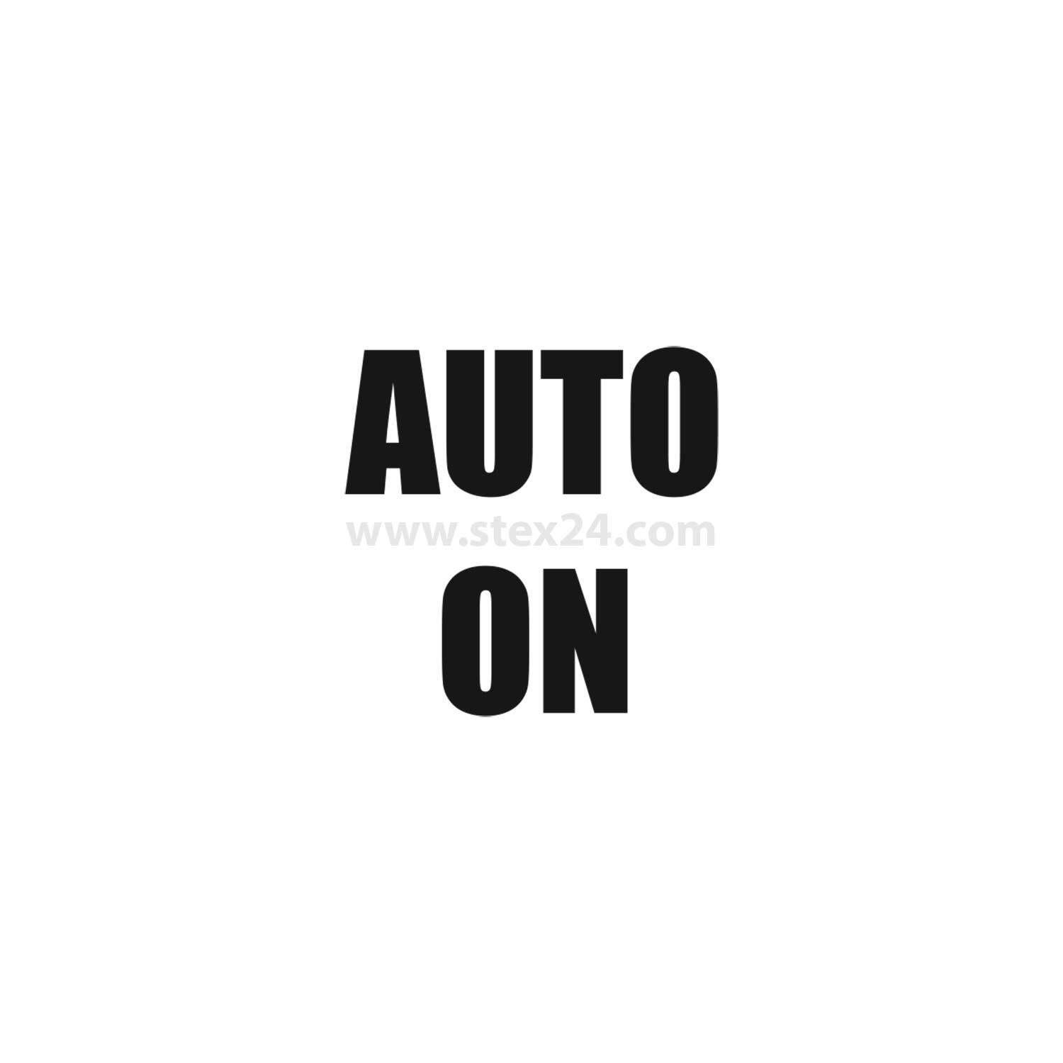 Das Bild zeigt den Text 'AUTO ON' in fetten, schwarzen Buchstaben auf einem schlichten, weißen Hintergrund.