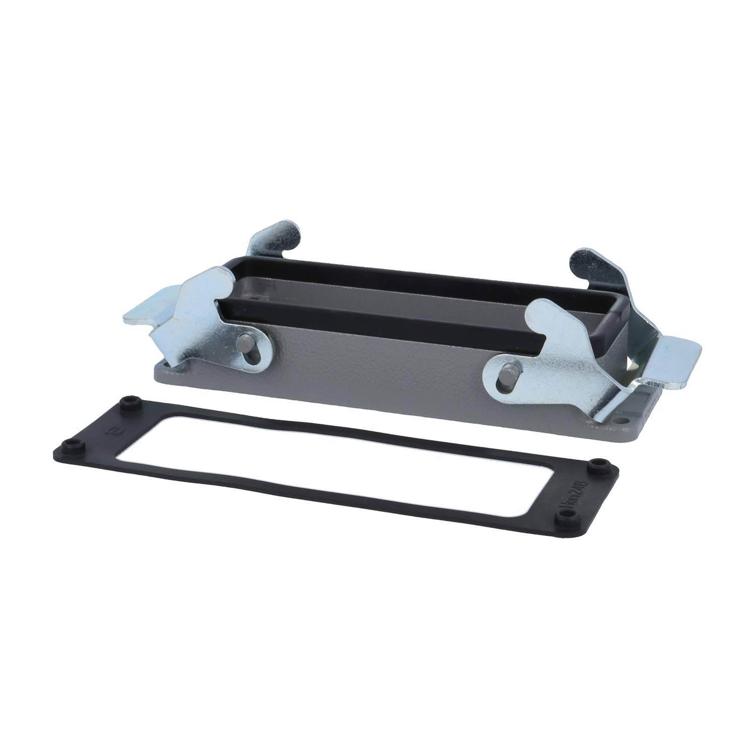 Eine graue Metallmontagehalterung mit Clips und einer separaten schwarzen Dichtung.