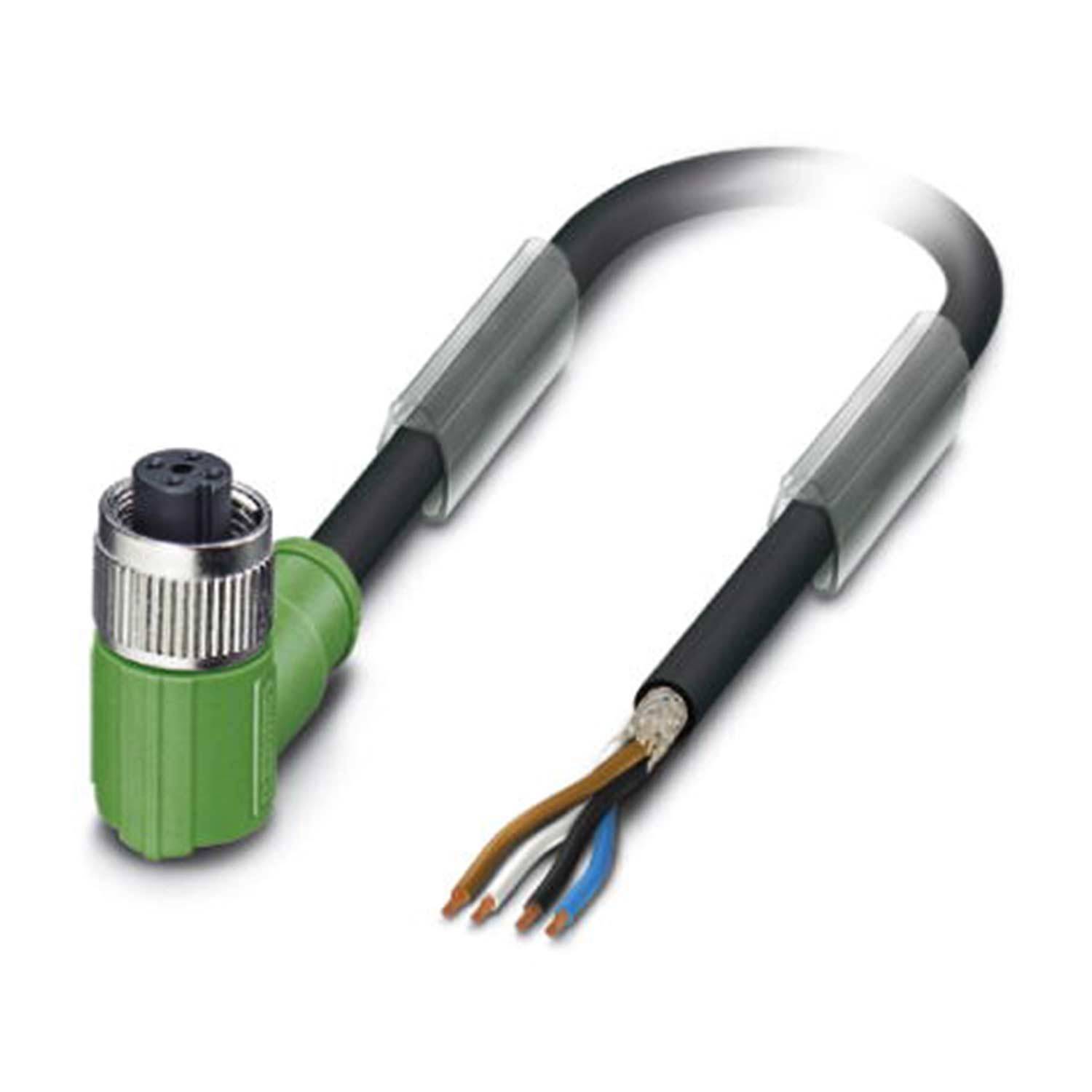 Ein grüner M12-Rundsteckverbinder an einem Kabel, an dessen anderem Ende farbige, freiliegende Leitungen zu sehen sind, der für elektrische Verbindungen verwendet wird.