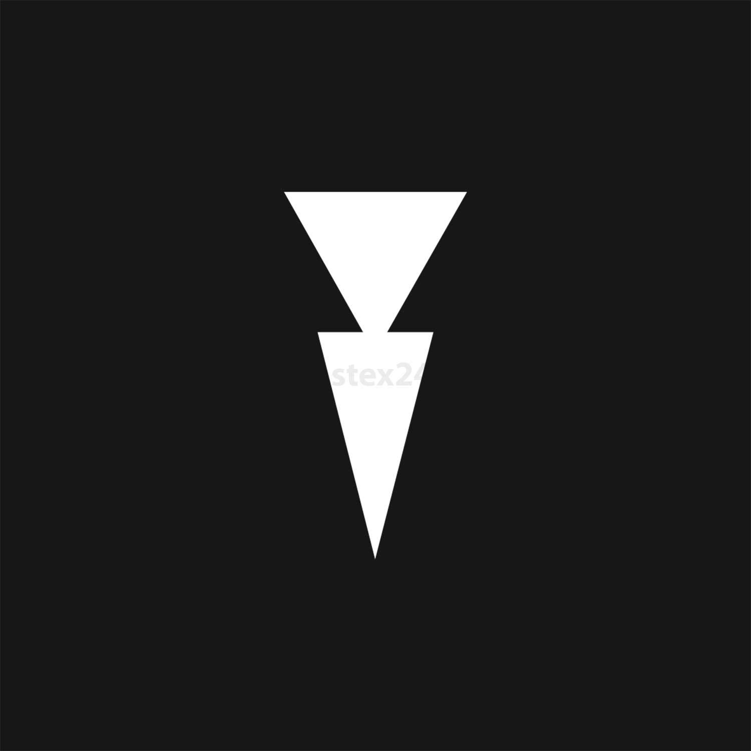 Ein schwarzer Hintergrund mit einer weißen geometrischen Form, bestehend aus zwei umgekehrten Dreiecken, die sich an den Spitzen berühren und eine stundenglasähnliche Figur bilden.