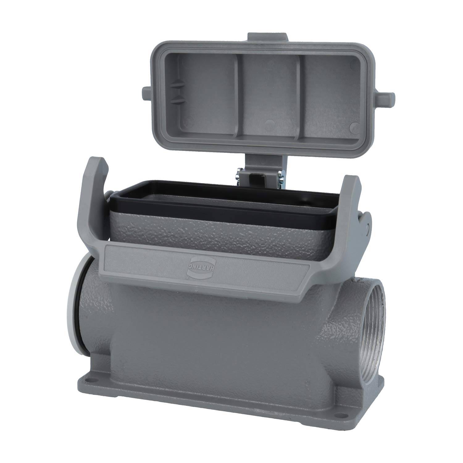 Ein rechteckiges graues industrielles Anschlussgehäuse mit einem offenen Deckel, der die innere Kavität zeigt. Zwei kreisförmige Eingangspunkte sind auf beiden Seiten sichtbar.