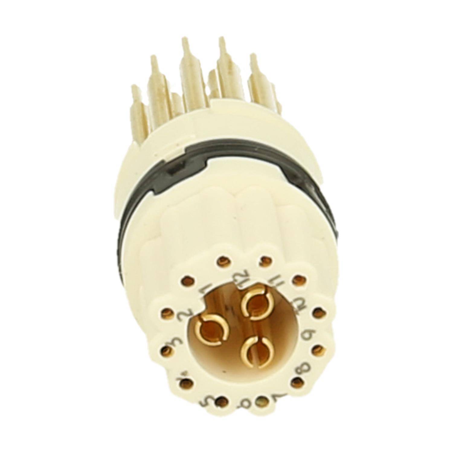 Eine 8-polige Keramik-Vakuumröhrenfassung mit vergoldeten Kontakten, die üblicherweise zum Anschluss elektronischer Komponenten in Verstärkern verwendet wird.