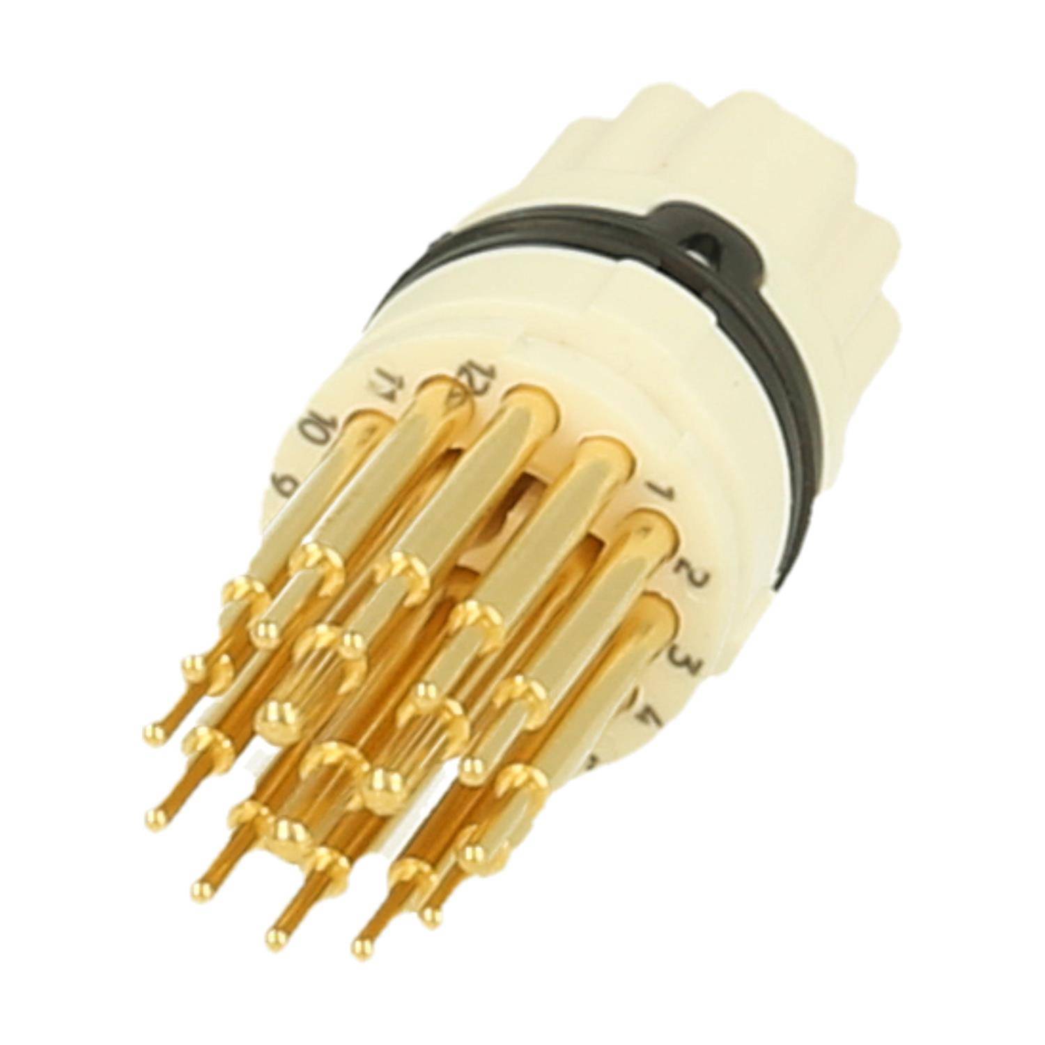 Ein weißer und goldener elektronischer Anschluss mit mehreren Pins, der zur Verbindung von Komponenten in elektronischen Geräten verwendet wird.