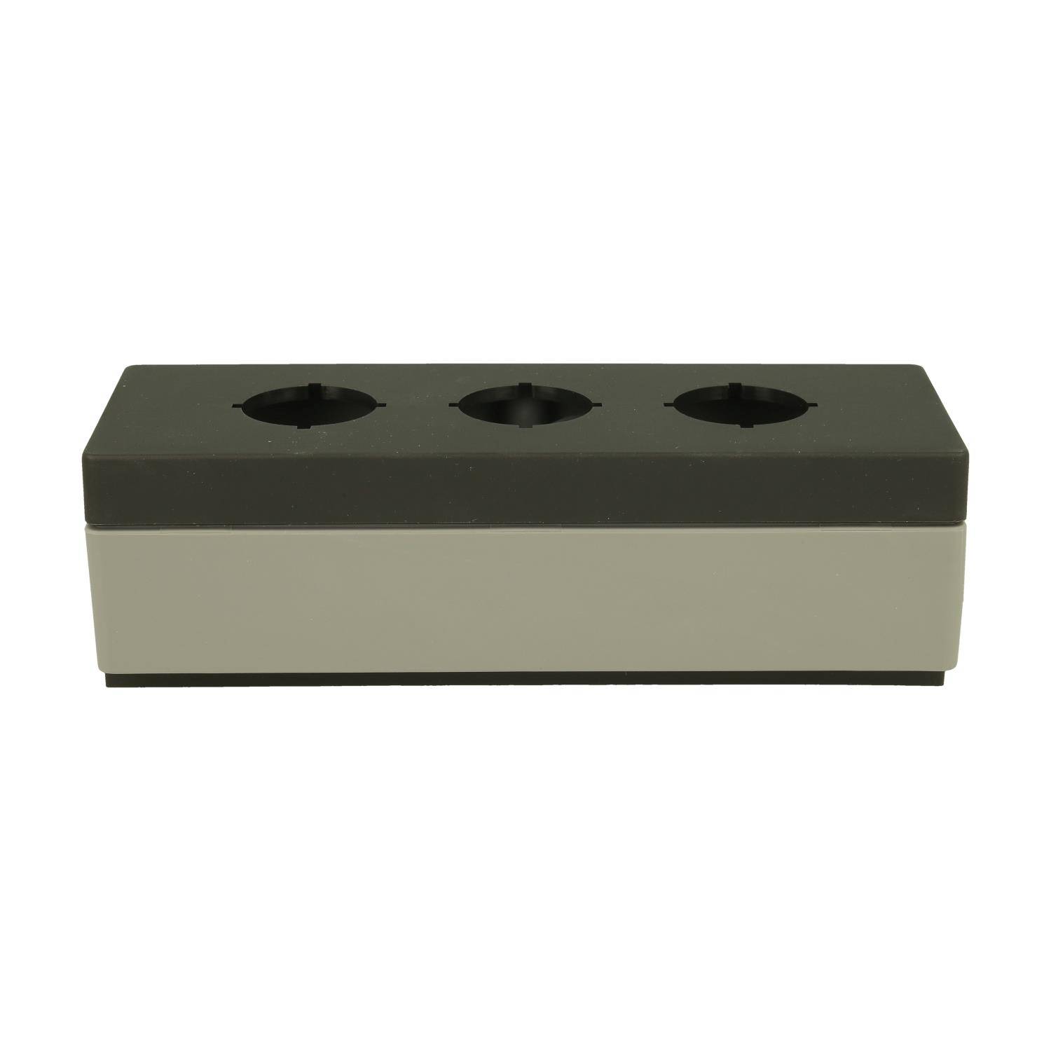 Ein rechteckiger, zweifarbiger Mehrfachstecker mit drei runden Steckdosen auf der Oberseite, vor einem schlichten weißen Hintergrund.