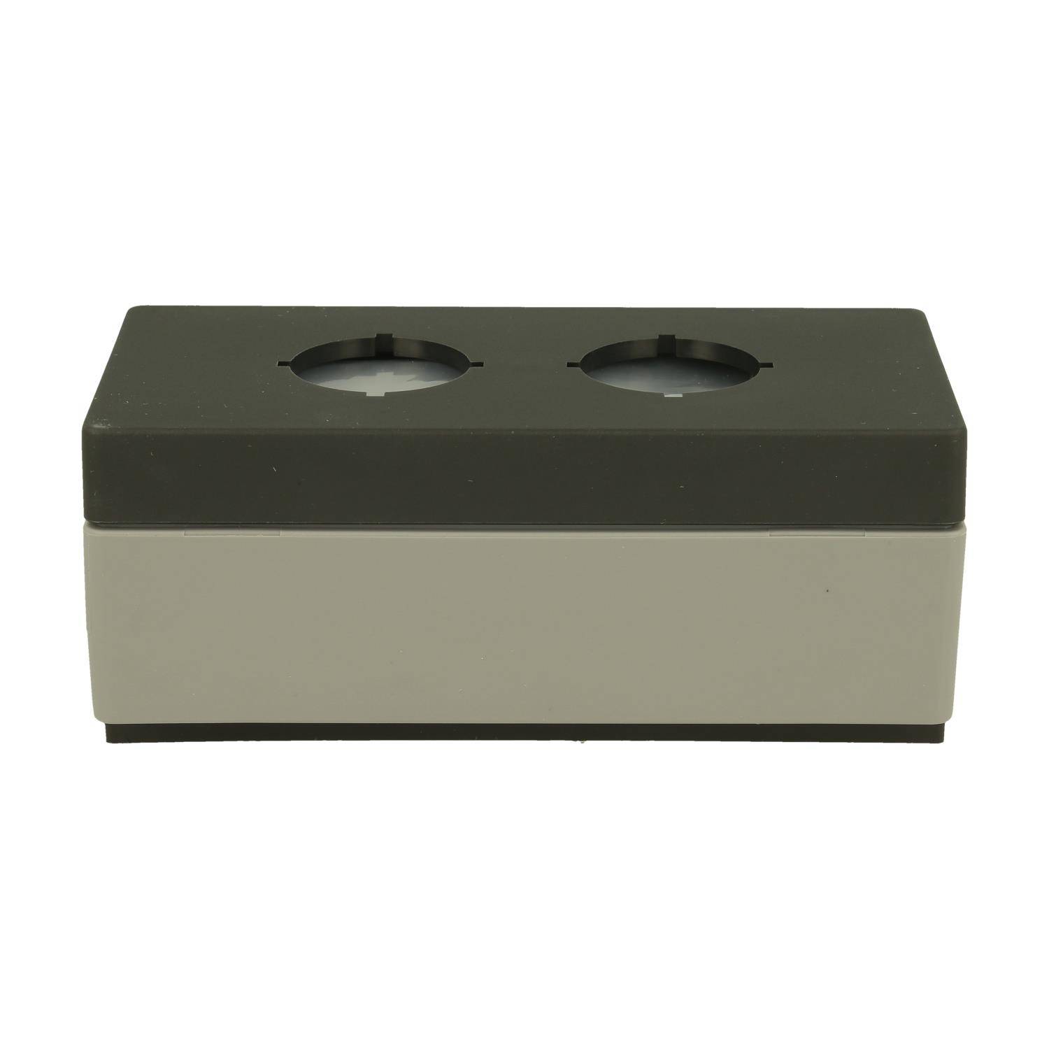 Graue und schwarze Zweifach-Steckdosenbox für elektrische Anschlüsse, von vorne betrachtet, mit zwei kreisförmigen Öffnungen auf der Oberseite.