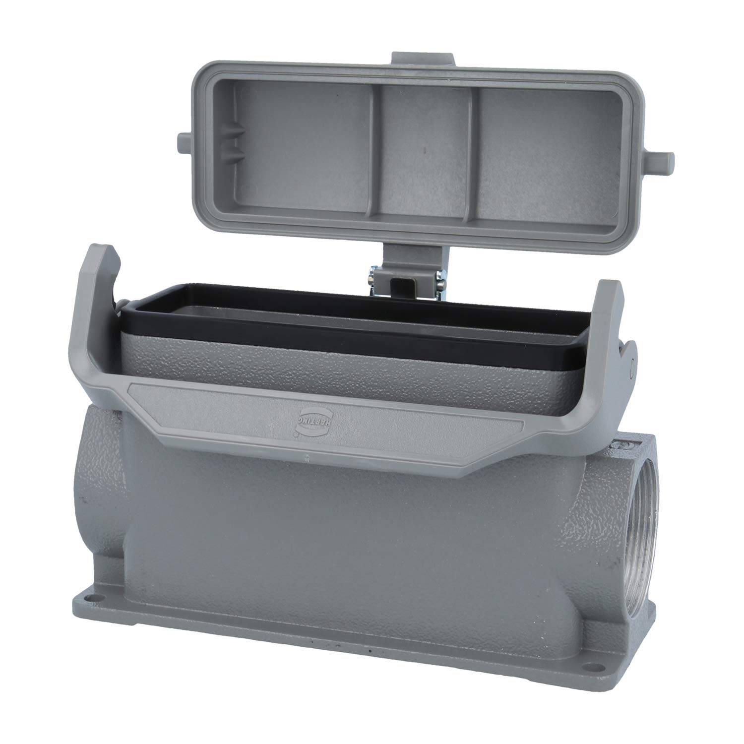 Ein grauer rechteckiger industrieller Anschlussgehäuse mit offener Oberseite, der ein leeres Inneres und zwei sichtbare Schraubenlöcher an den Seiten zeigt.