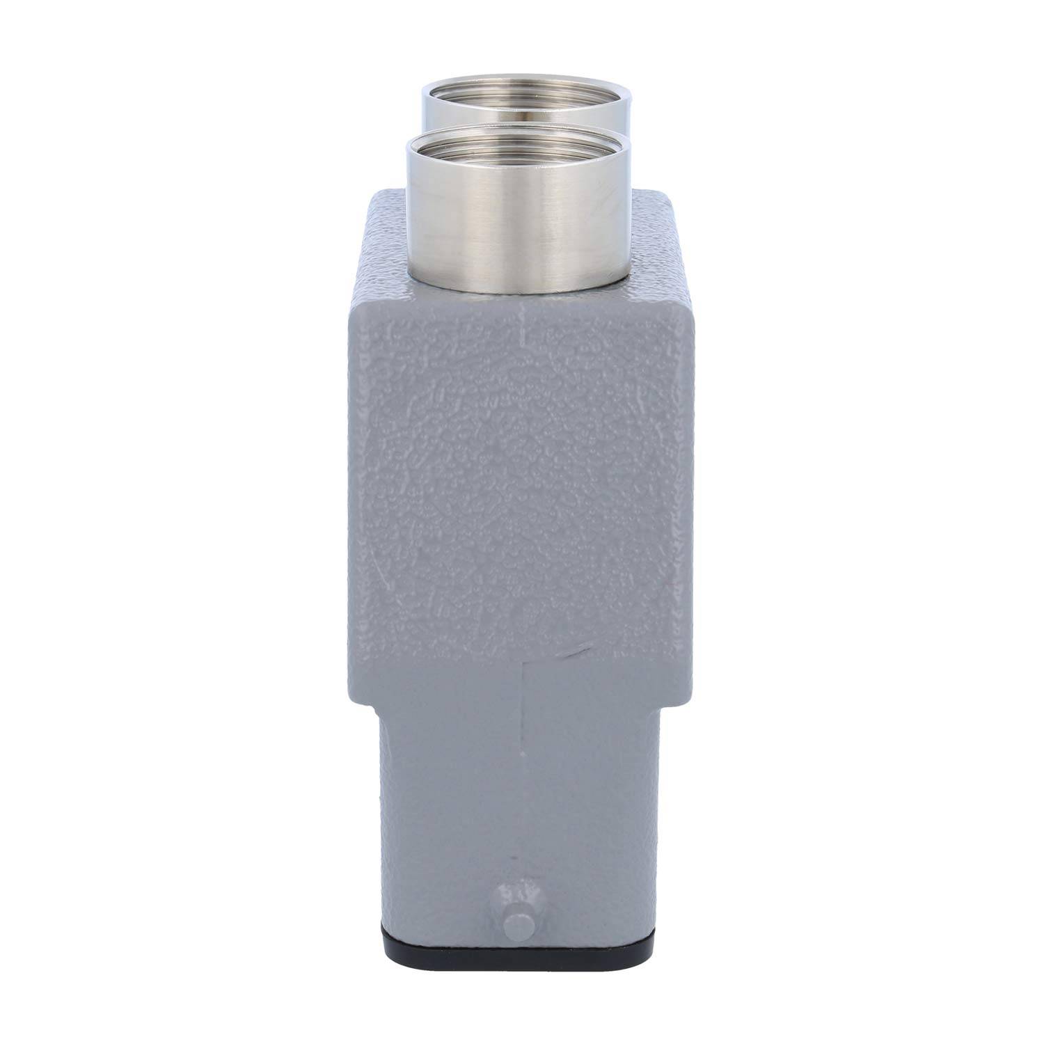 Ein grauer Metallverbinder mit zwei kreisrunden Öffnungen oben, konzipiert für industrielle Anwendungen; strukturierte Oberfläche für Halt und Haltbarkeit.