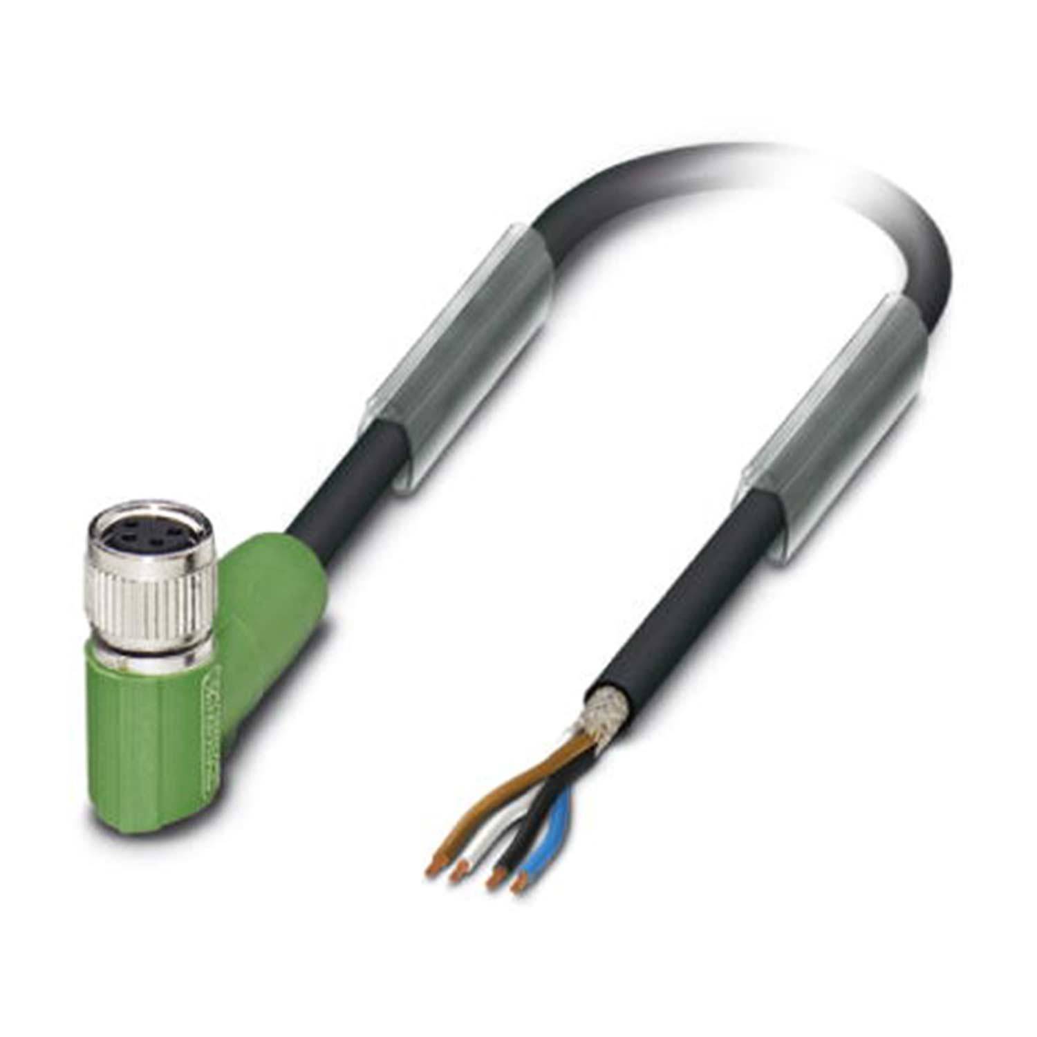 Ein schwarzes Kabel mit freigelegten Drähten an einem Ende und einem grünen Winkelstecker am anderen Ende, verwendet für industrielle elektrische Verbindungen.