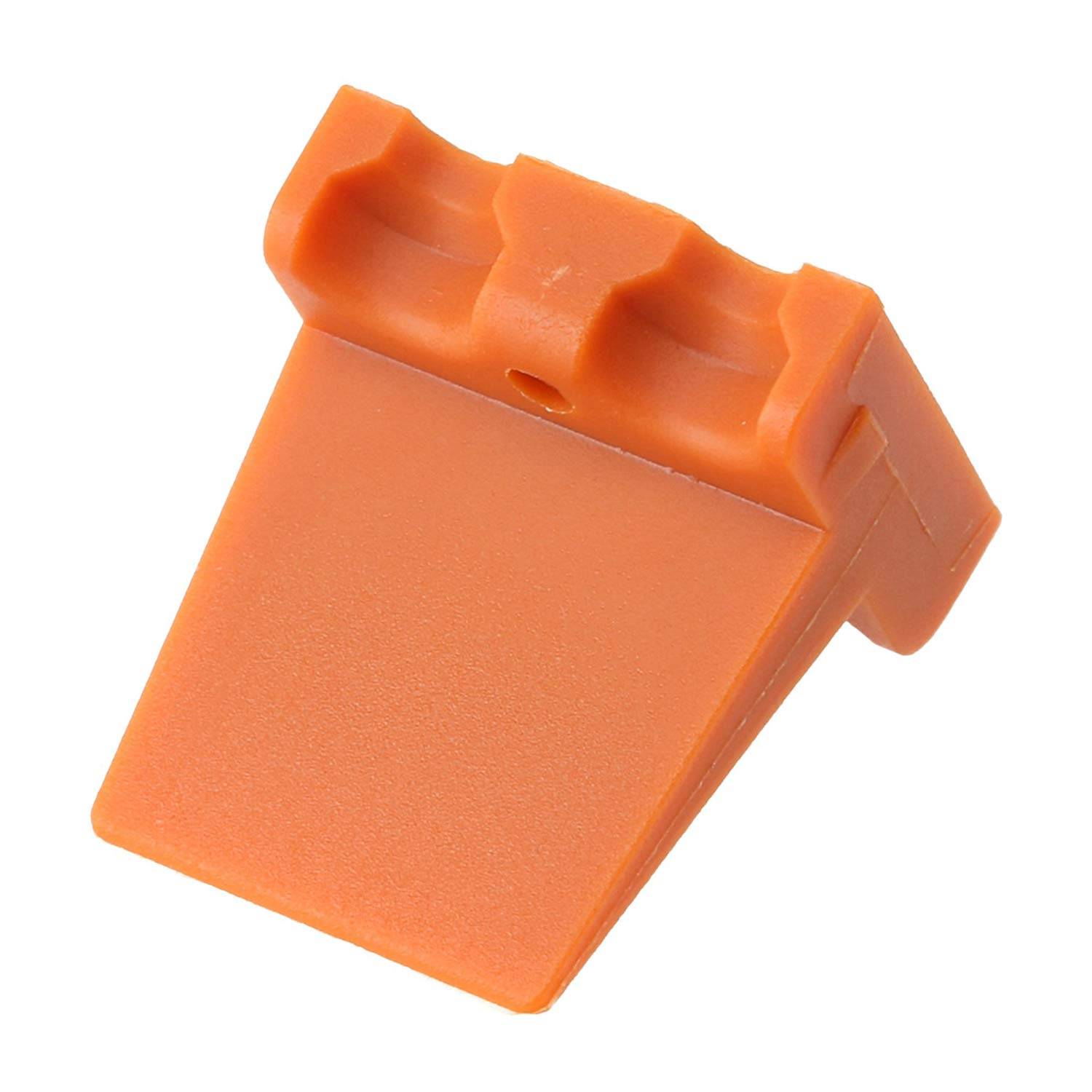 Eine orangefarbene Plastikkappe mit einer schrägen Gestaltung, die entlang der oberen Kante einen Grat aufweist.