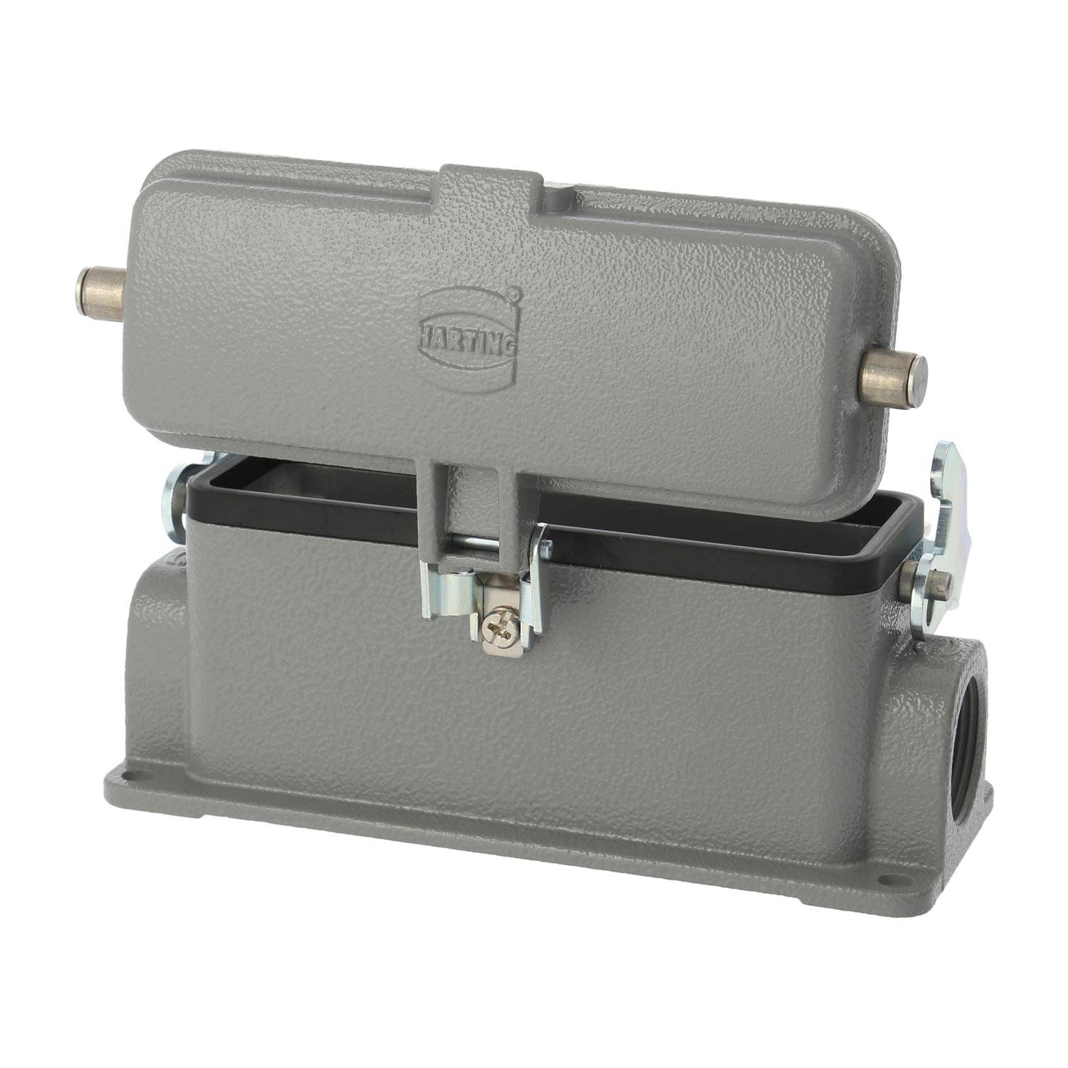 Ein grauer rechteckiger industrieller Gehäusekasten mit einem Deckel mit Scharnier, leicht geöffnet, wobei das Innenleben sichtbar ist. Hergestellt von Harting, mit seitlichen Verschlusshaken.