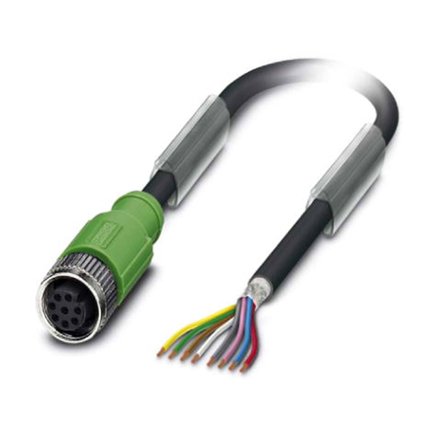 Ein grüner industrieller Verbinder mit mehreren freiliegenden mehrfarbigen Kabeln, die aus einem schwarzen Kabel herausragen und für elektrische Verbindungen verwendet werden.