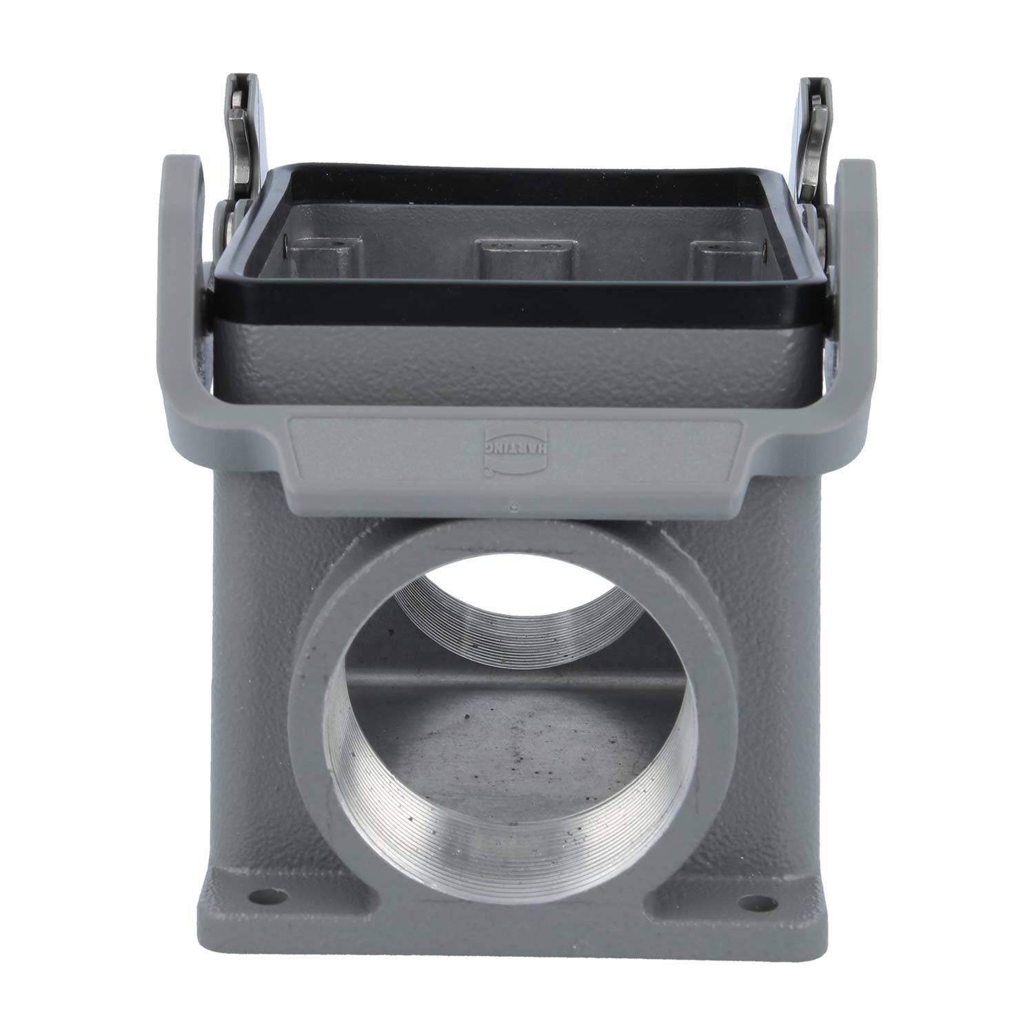 Quadratisches graues industrielles Anschlussgehäuse mit Klappe und zwei Gewindeöffnungen. Geeignet für elektrische oder mechanische Verbindungen.