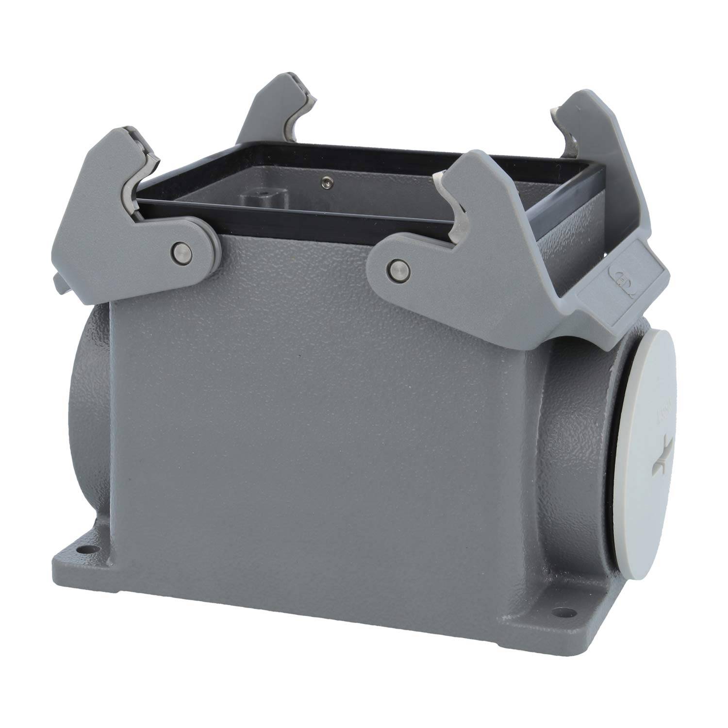 Ein grauer rechteckiger Industriegehäuse mit Klappverschlüssen oben und einem kreisförmigen Anschluss an der Seite. Verwendet zur Unterbringung von Verkabelungen oder elektronischen Komponenten.