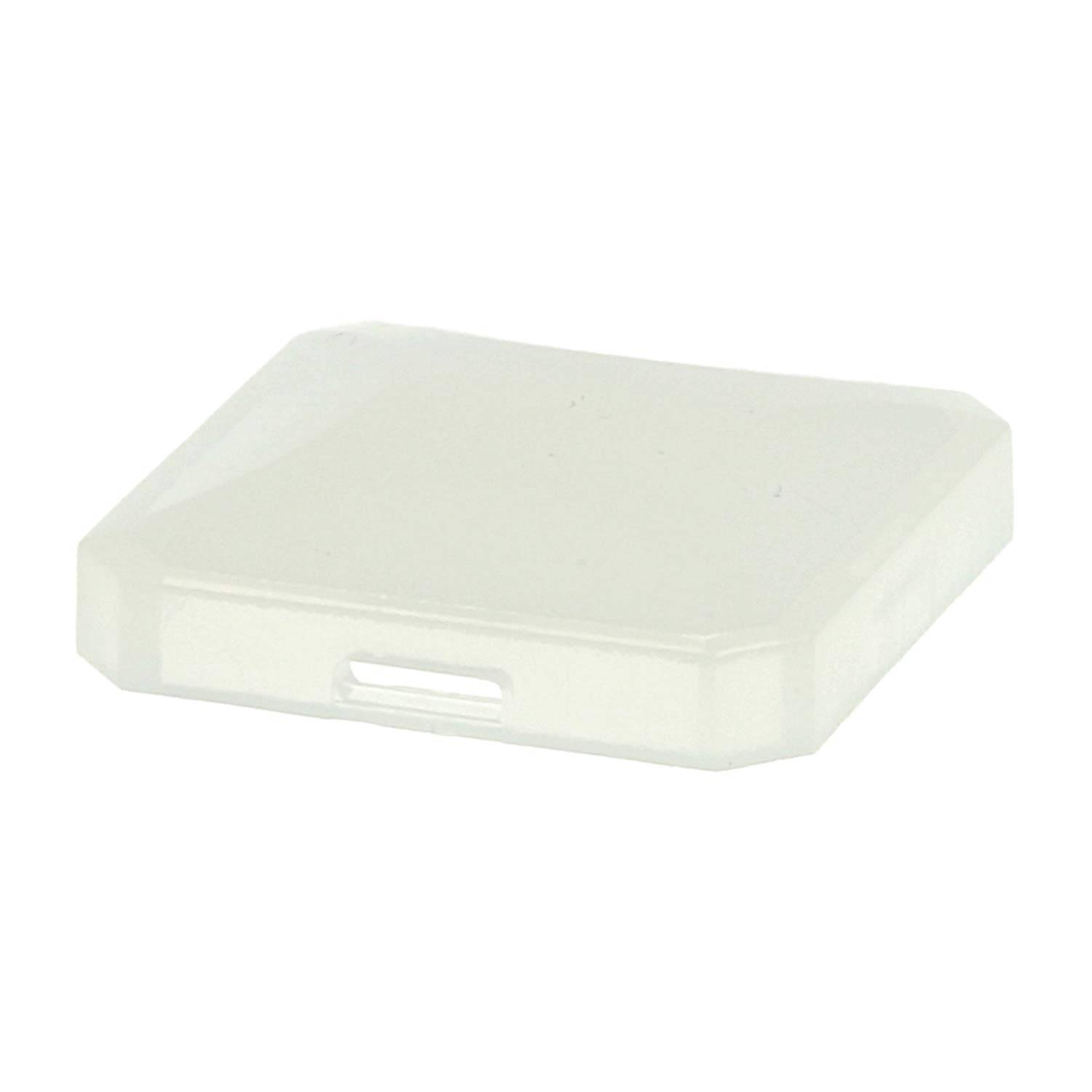 Eine weiße, quadratische Plastikabdeckung, leicht durchsichtig, mit einem kleinen rechteckigen Ausschnitt an einer Seite.