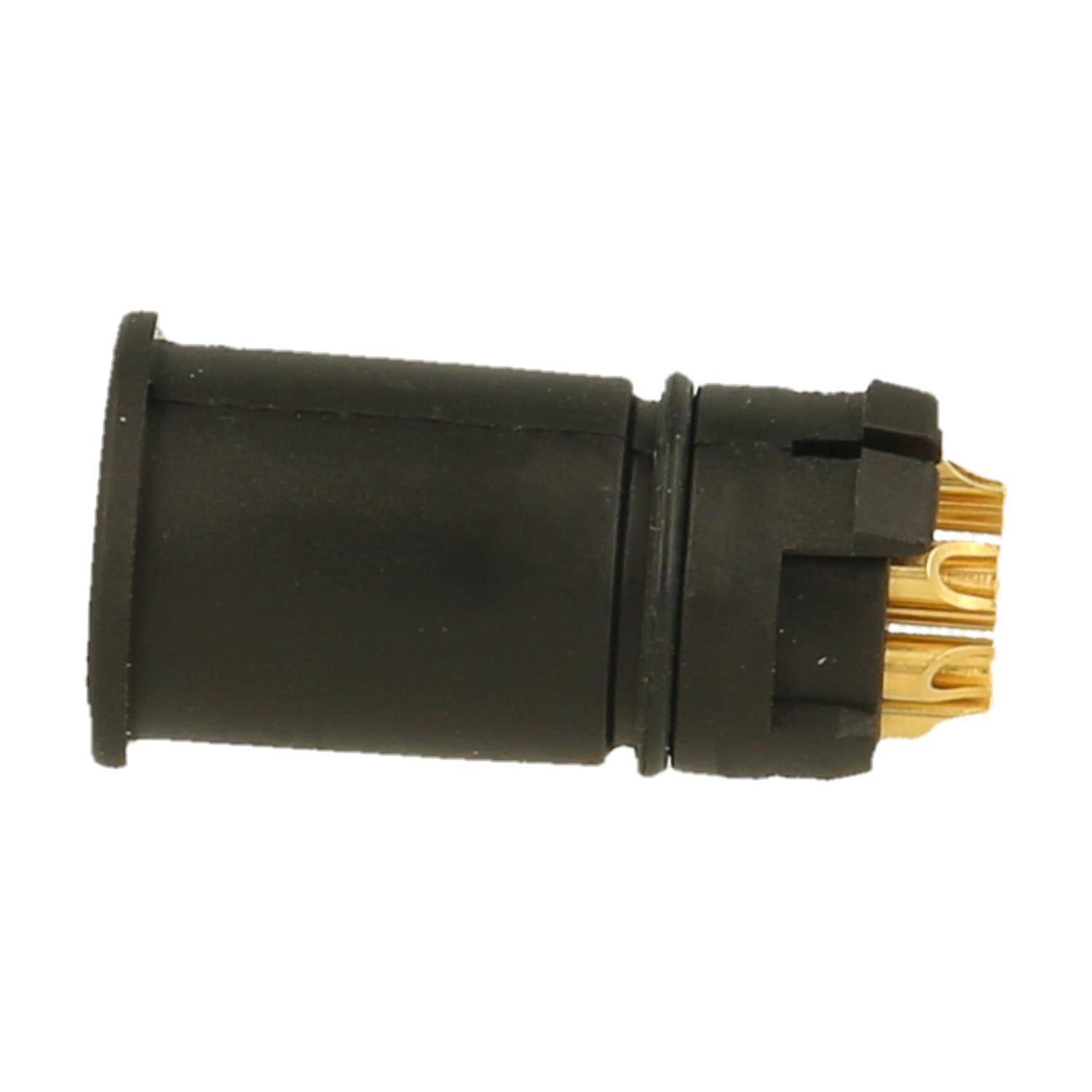 Ein schwarzer zylindrischer elektrischer Stecker mit goldenen Kontakten, der horizontal vor einem einfarbigen weißen Hintergrund liegt.