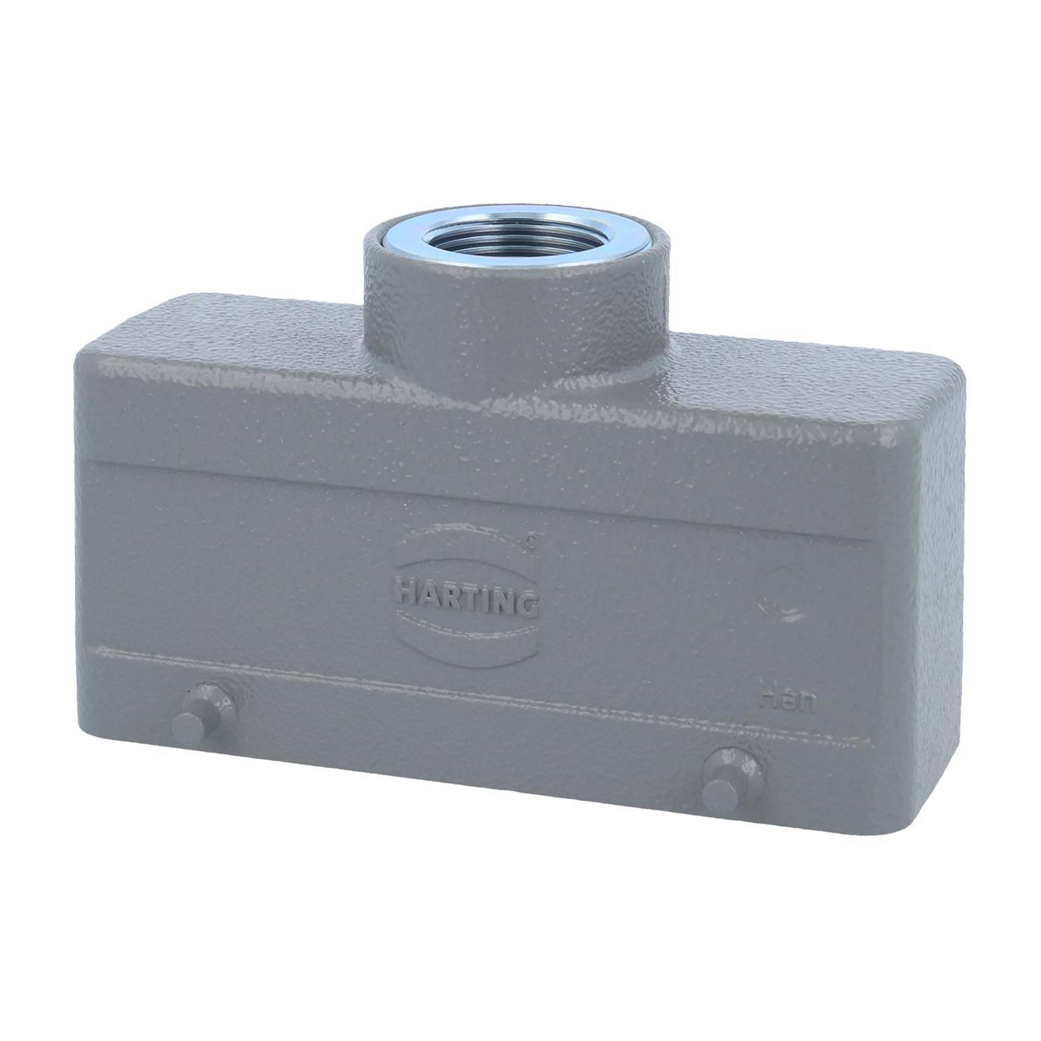 Ein graues industrielles Anschlussgehäuse mit einem verschraubbaren Obereingang, beschriftet mit 'HARTING', für sichere Kabelverbindungen.