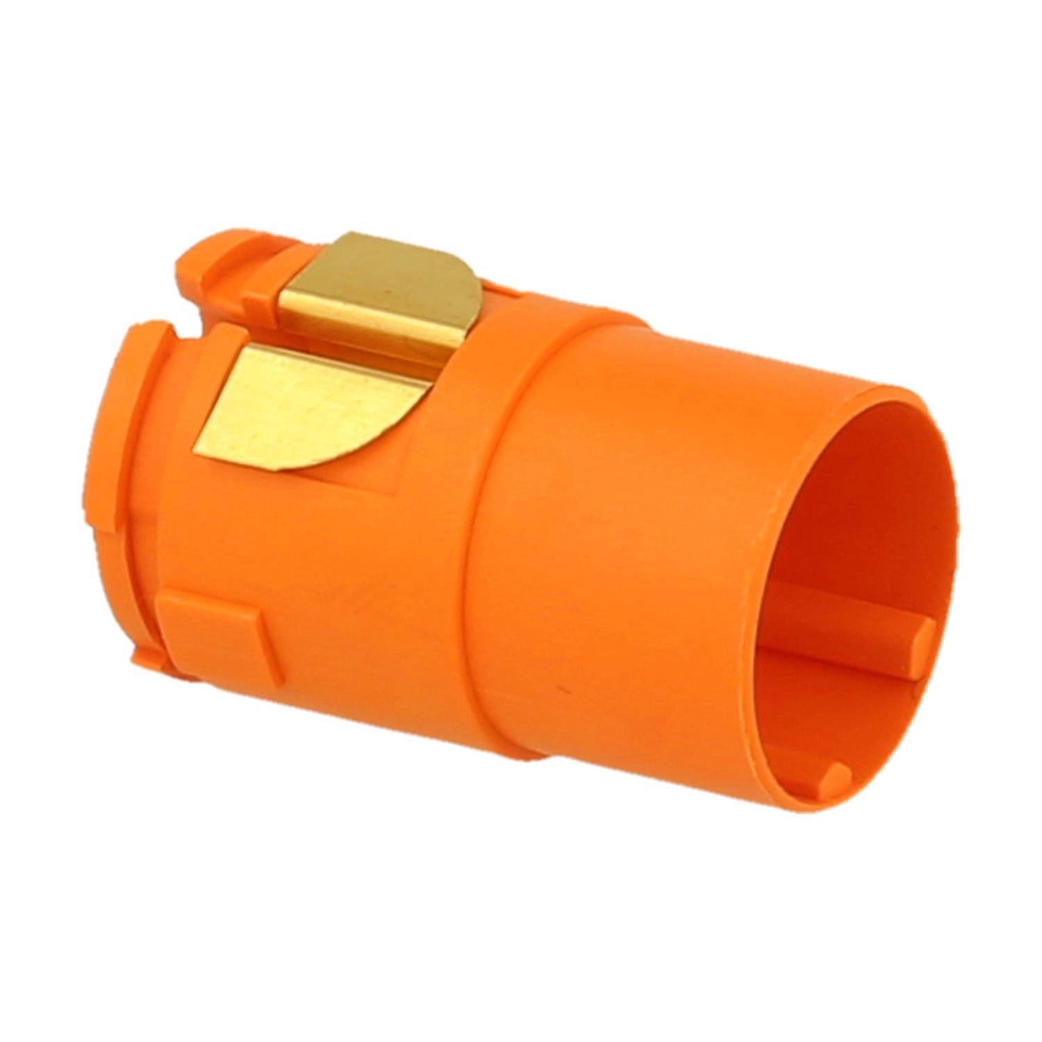 Ein orangefarbener zylindrischer elektrischer Verbinder mit einer goldenen Metallkomponente zur Befestigung von Drähten.