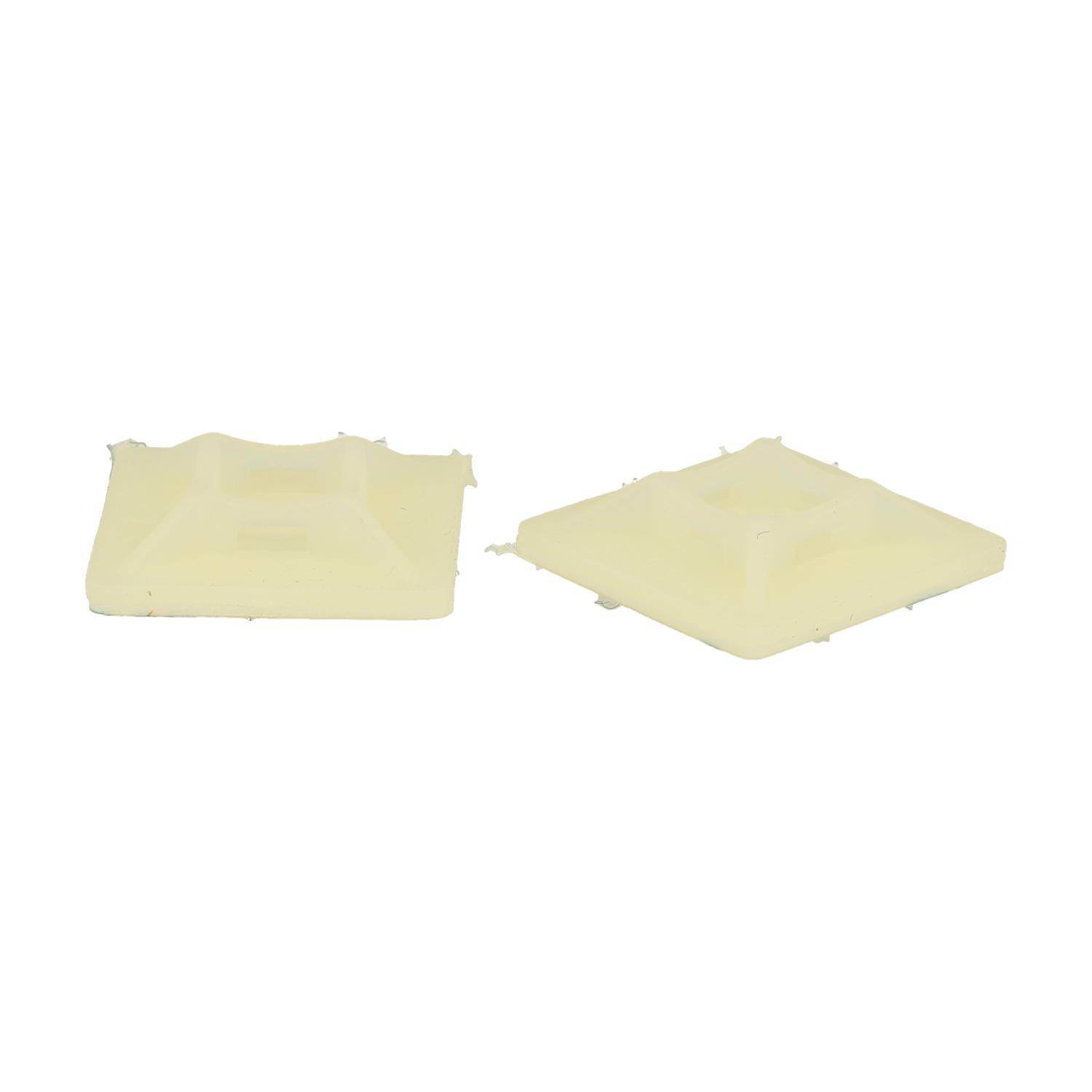 Zwei kleine, quadratische, beige-farbene Kabelbinder-Befestigungsbasen zum Sichern von Kabeln.