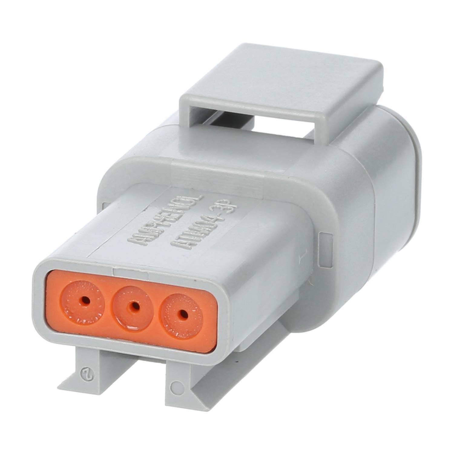 Ein grauer, rechteckiger elektrischer Stecker mit drei orangefarbenen Anschlüssen, der für robuste elektrische Verbindungen in automotive Anwendungen konzipiert ist.