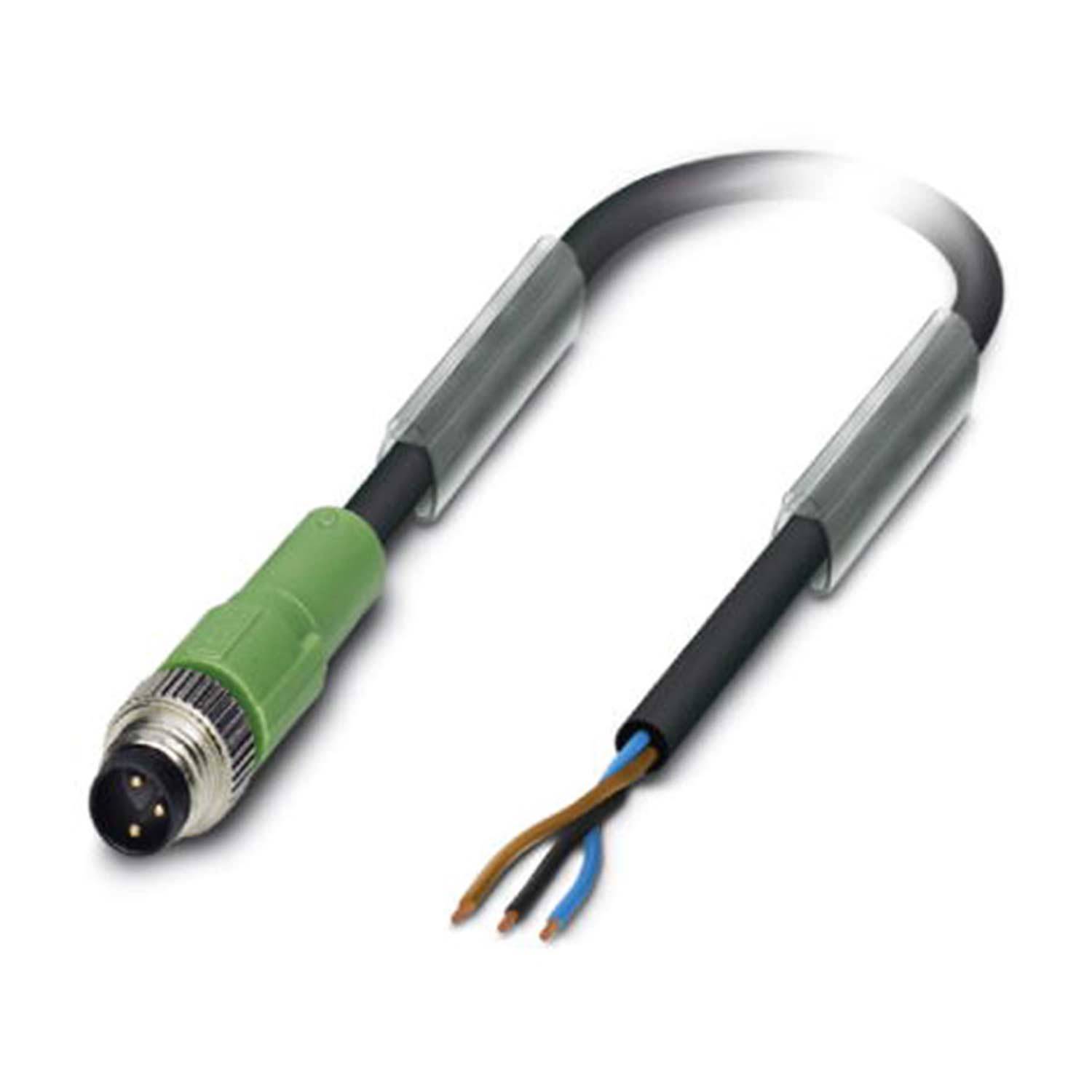 Ein grünes Verbindungskabel mit freiliegenden braunen und blauen Leitungen an einem Ende, was eine elektrische Verbindungsanordnung andeutet.
