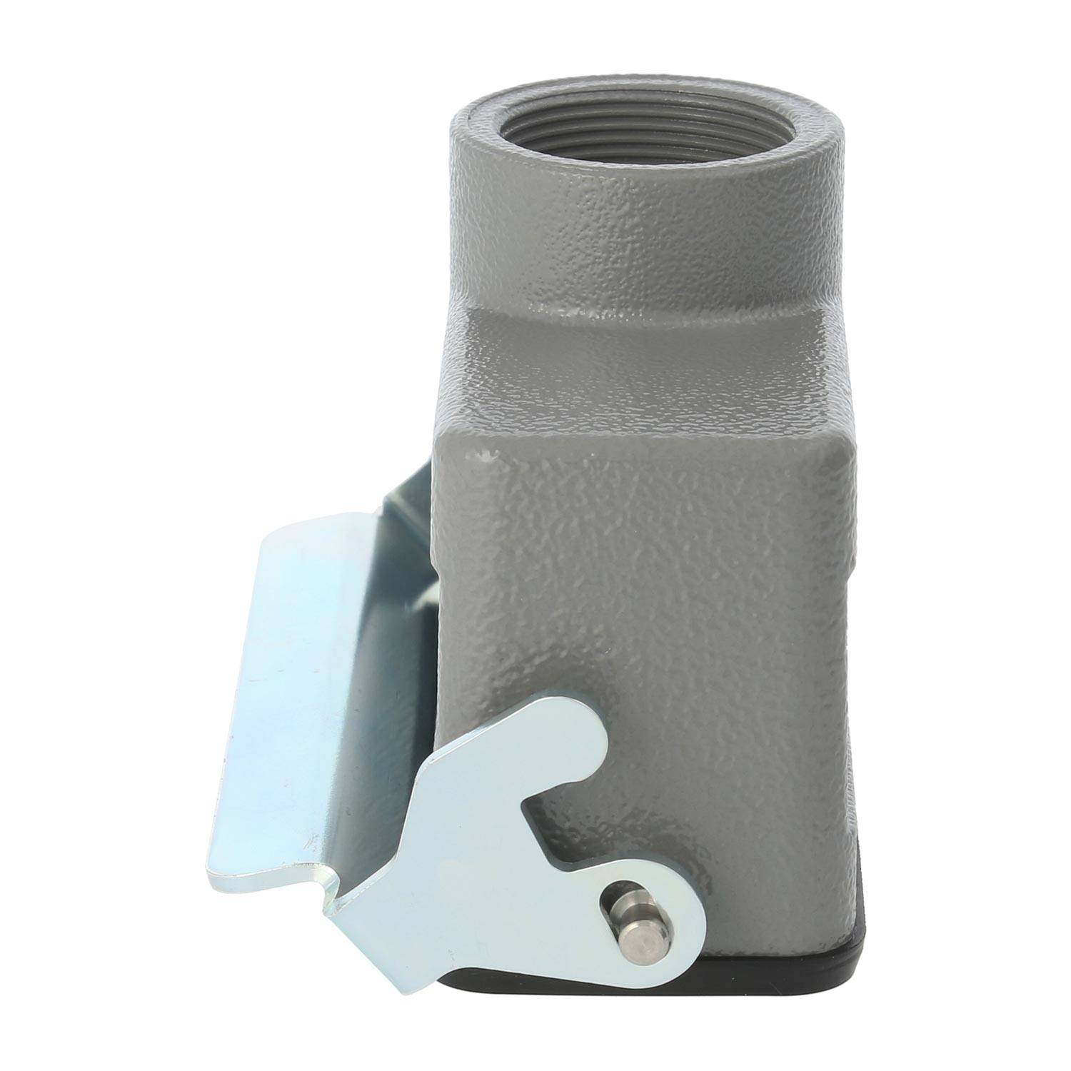 Ein grauer Metallgehäuse für industrielle Verbinder mit einem Verschluss und einem Montageflansch, entwickelt zum Sichern und Schützen elektrischer Verbindungen.