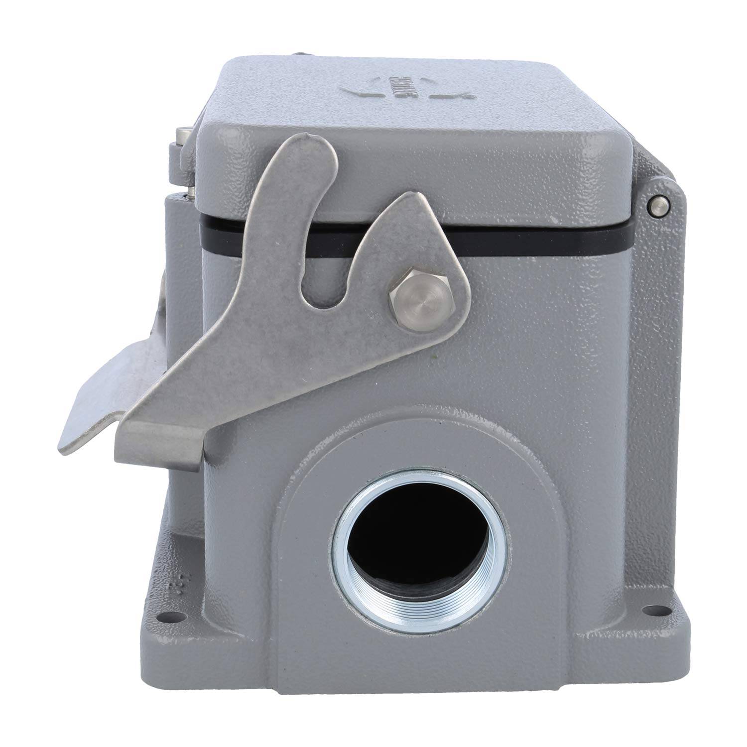 Ein grau industrieller Anschlussgehäuse mit einem Toplevelhebelverriegelung und einem kreisförmigen Anschluss für Kabelzugang, üblicherweise bei elektrischen Installationen verwendet.