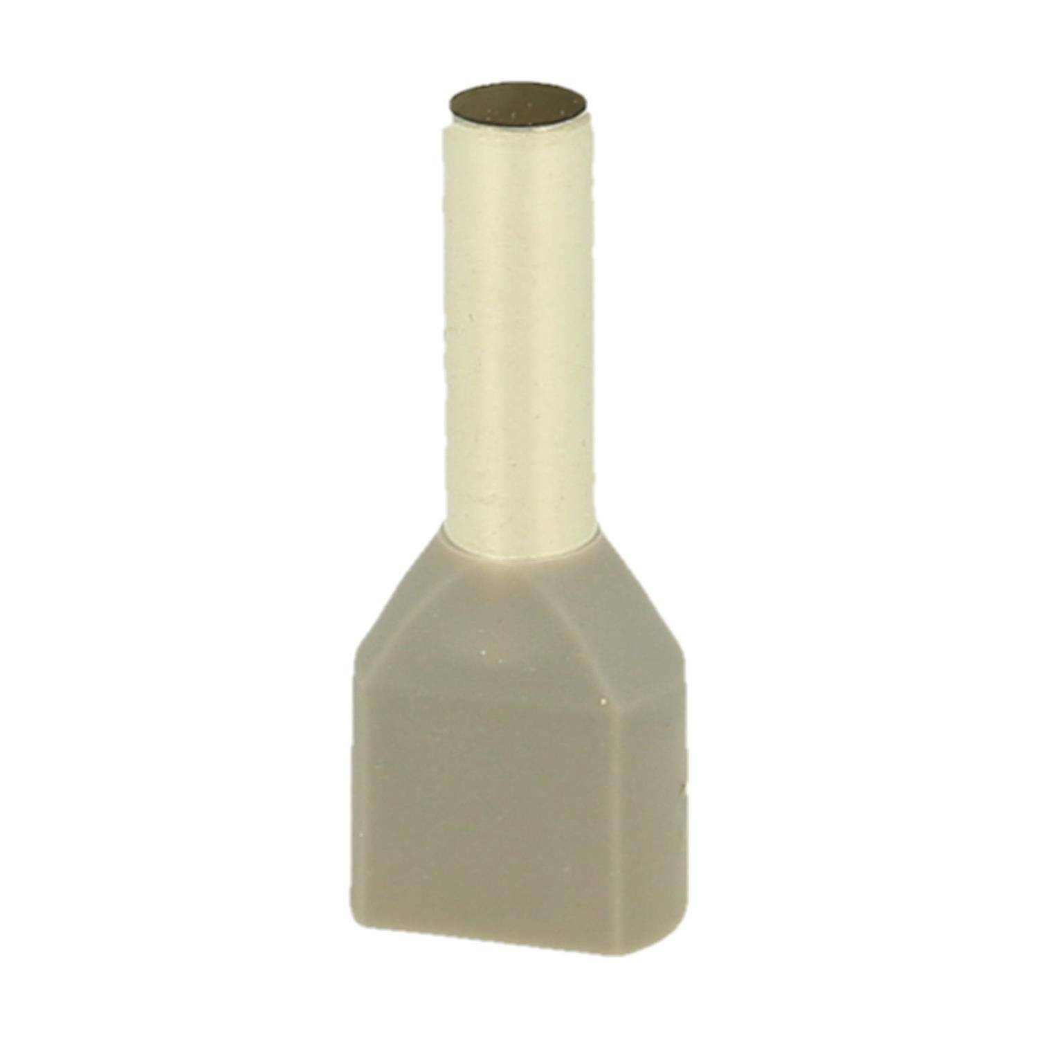 Eine beige isolierte Ferrule mit einem langen Metallrohr und einem quadratischen Kunststoffkragen zum Sichern von Drahtenden in elektrischen Anwendungen.
