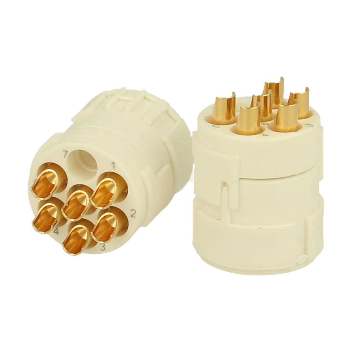 Kreisförmige beige elektrische Steckverbinder mit goldenen Pins, nummeriert von 1 bis 7, entwickelt für Mehrfach-Pin-Verbindungen in elektronischen Geräten.