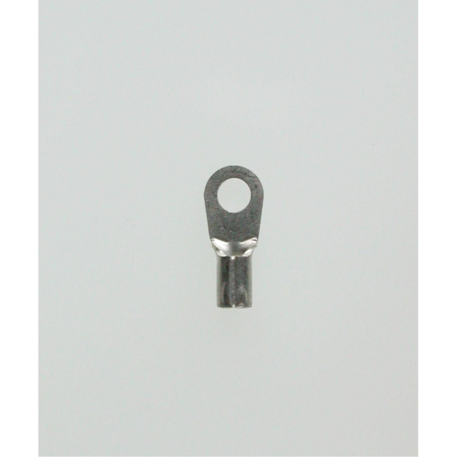 Ein kleiner metallischer Ringklemmenanschluss für elektrische Verkabelung, der eine ringförmige Oberseite und ein röhrenförmiges Ende zur Drahteinführung aufweist.