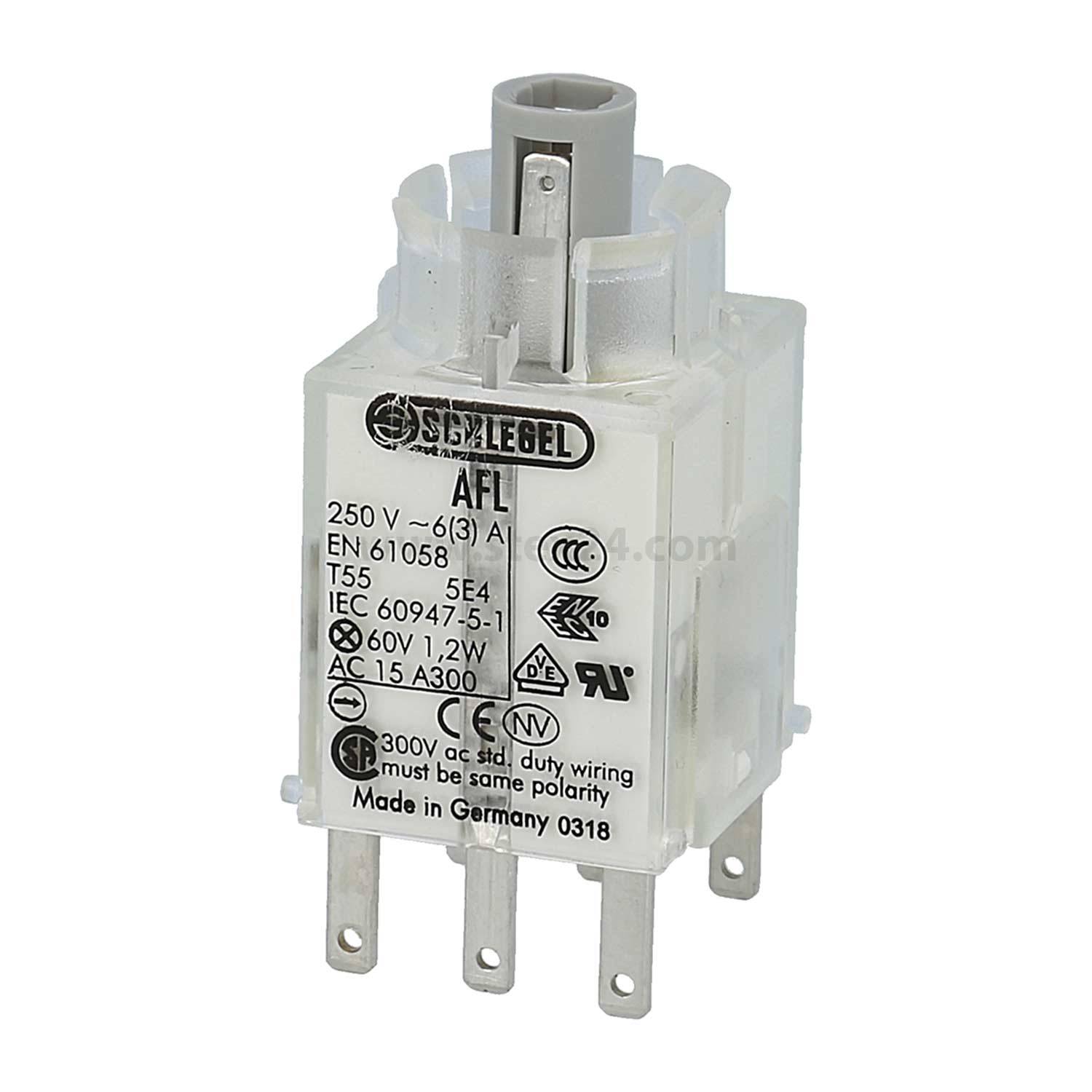 Ein weißer Elektroschalter mit Markendetails, Spannungsangaben und Herstellungsinformationen, hergestellt in Deutschland.