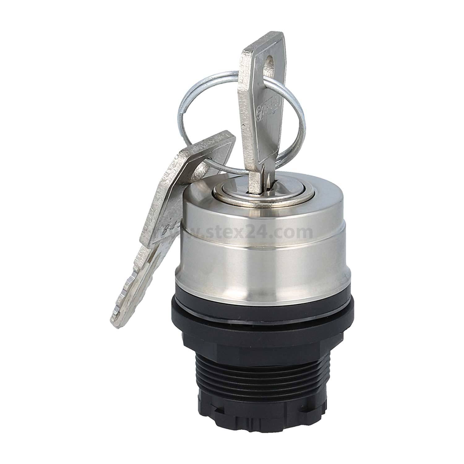 Ein Metallschlüssel wird in einen zylindrischen Schlossschalter mit zwei angehängten Schlüsseln eingeführt. Die Basis ist schwarz und mit Gewinde versehen.