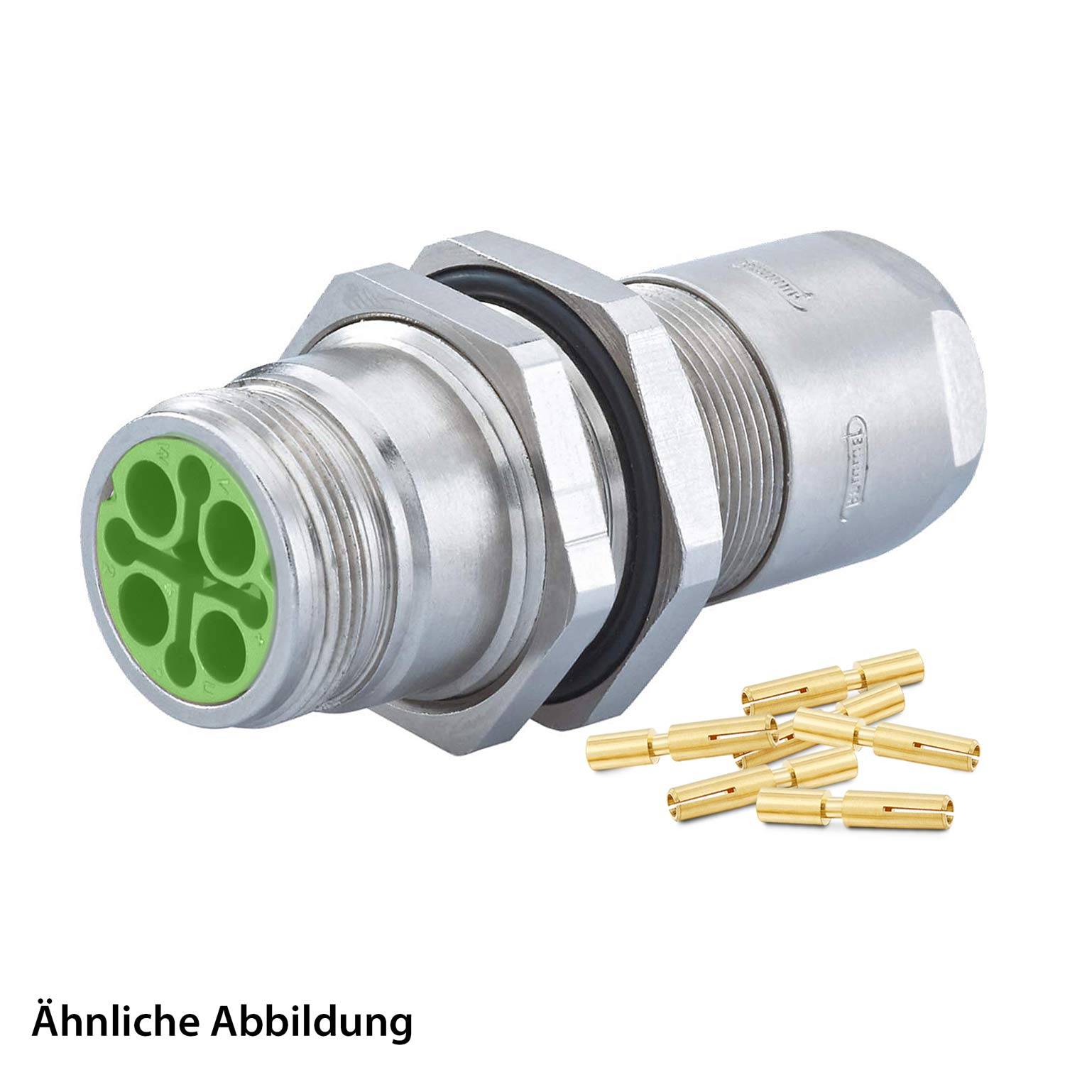 Metallischer elektrischer Anschluss mit einer sechseckigen Mutter auf weißem Hintergrund, ausgestattet mit vier grünen Anschlüssen. Kleine goldene Verbinderstifte sind daneben zu sehen.