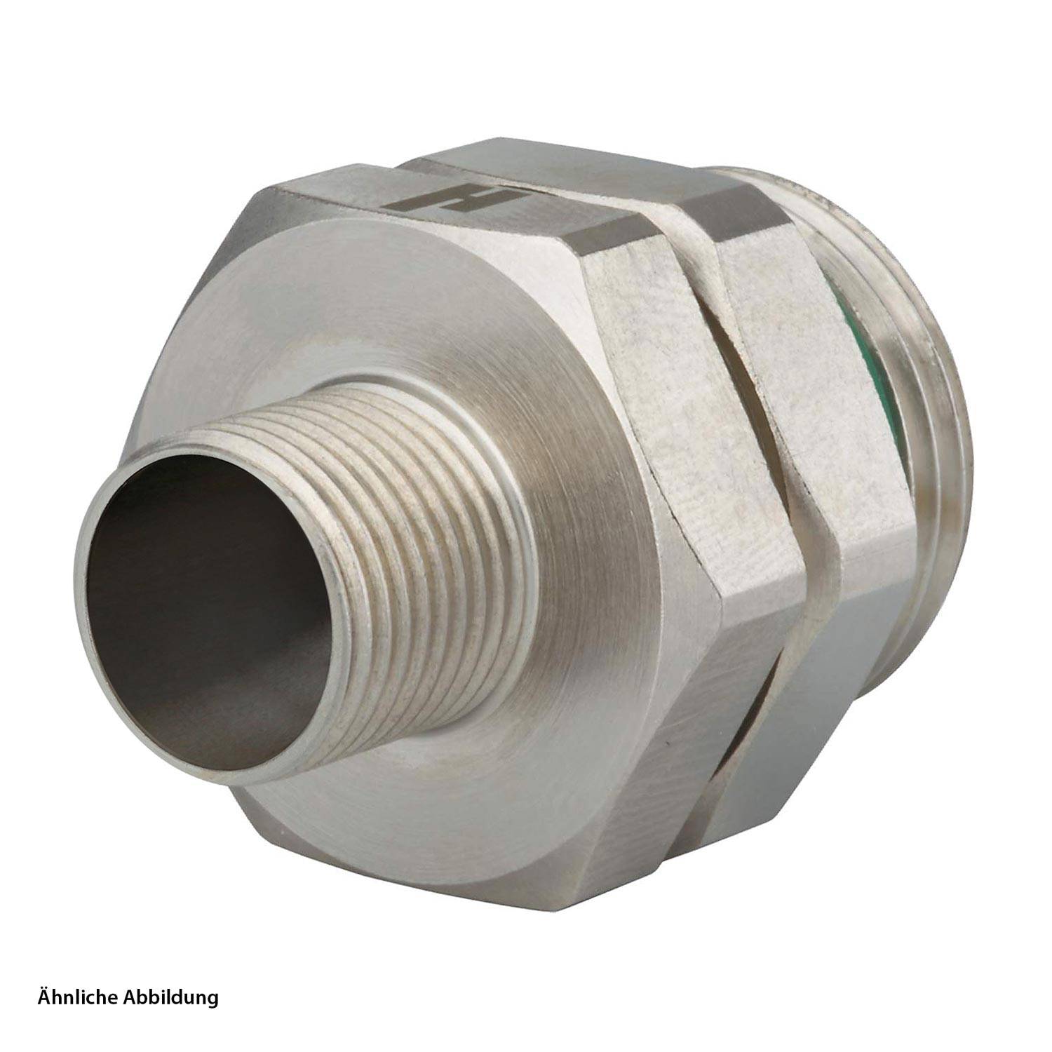 Eine Nahaufnahme eines metallischen Rohranschlusses mit Gewinde, die das Frontende und die sechseckige Mutter zum Sichern von Rohren in mechanischen Systemen zeigt.