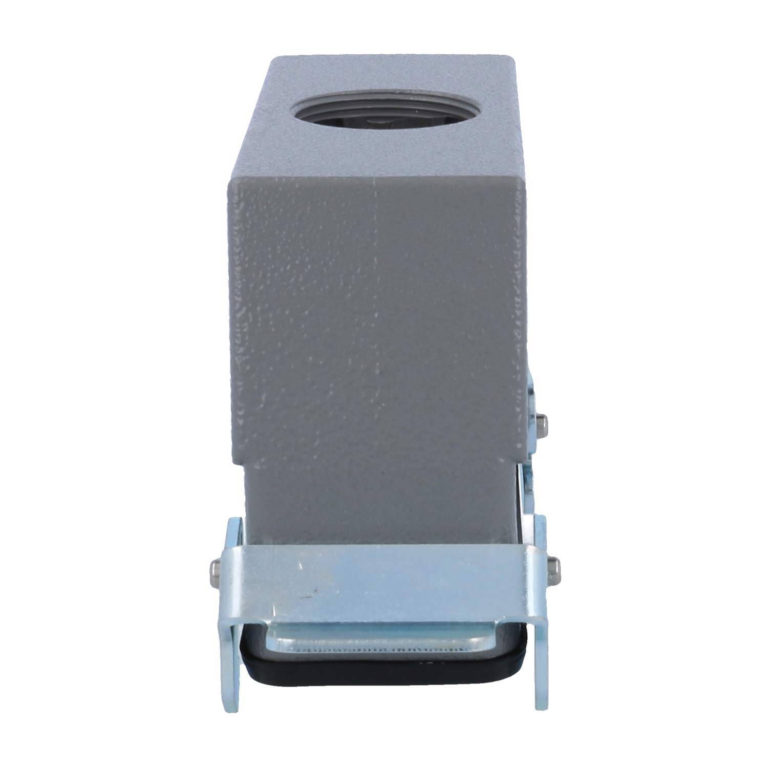 Eine graue Metallhalterung oder Befestigung mit rechteckiger Grundfläche und kreisförmiger Öffnung oben, möglicherweise zur Montage oder Stabilisierung verwendet.