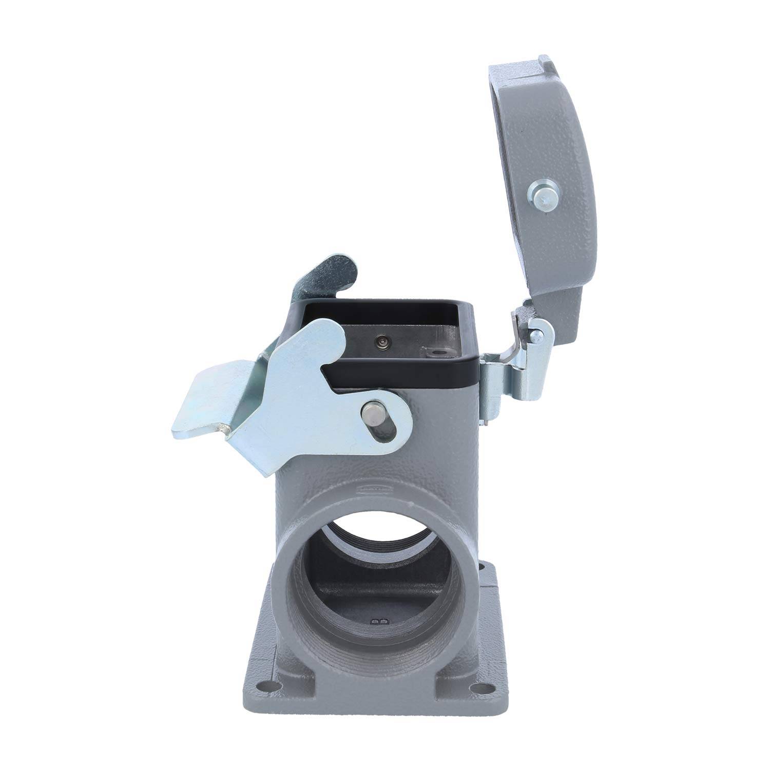 Ein grau-metallisches Anschlussgehäuse mit einem Klappdeckel, geöffnet, um eine quadratische Kavität für Kabel oder Stecker zu enthüllen. Es ist auf einer flachen Basis montiert.