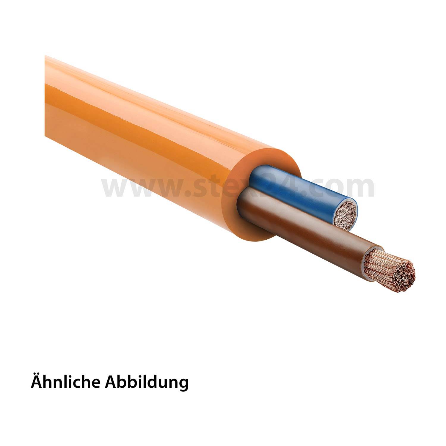 Ein ähnliches Bild zeigt eine Nahaufnahme eines orangefarbenen elektrischen Kabels mit drei Kupferdrähten, die aus dem Ende herausragen, zwei davon mit brauner und blauer Isolierung überzogen.