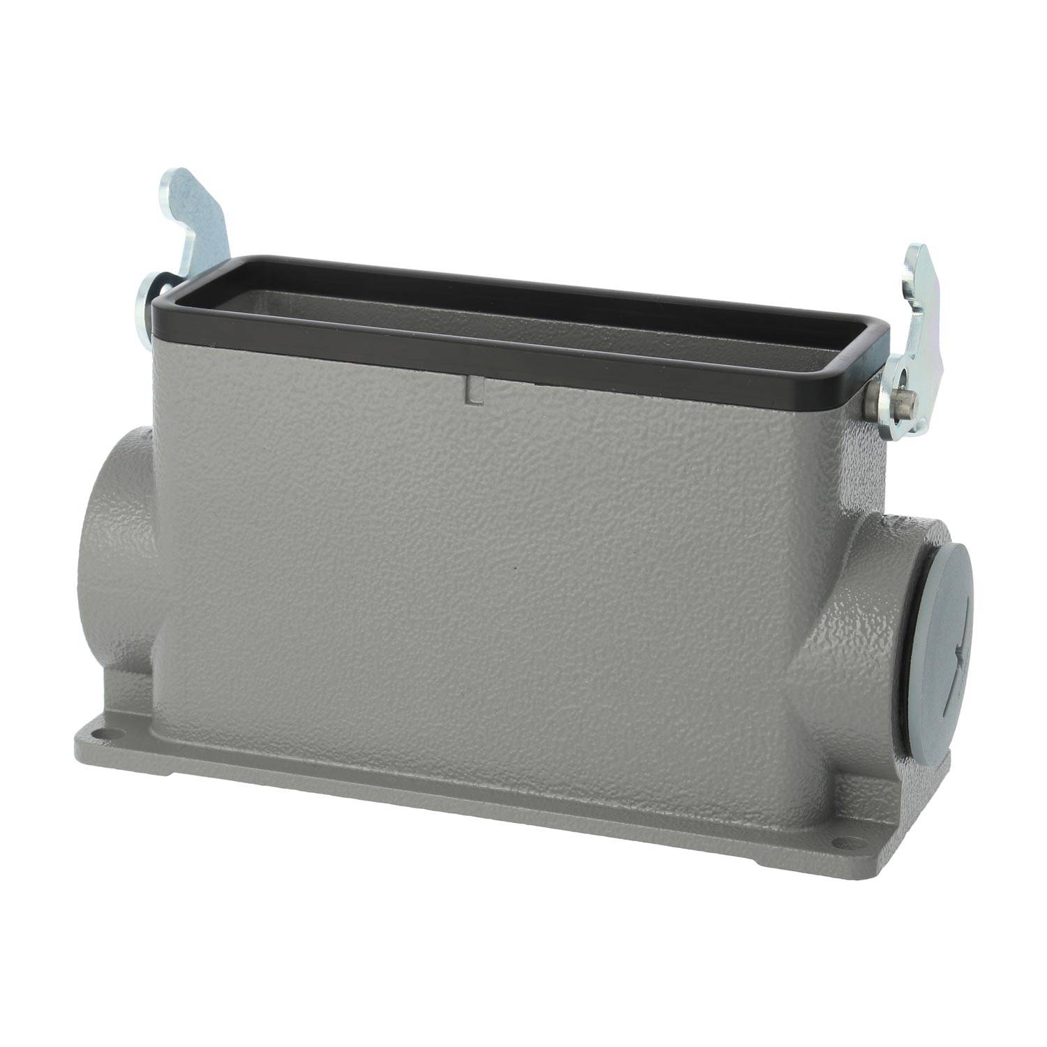 Rechteckiges metallisches Anschlussgehäuse mit zwei Klammern und einer strukturierten Oberfläche, entwickelt für robuste industrielle Anwendungen.