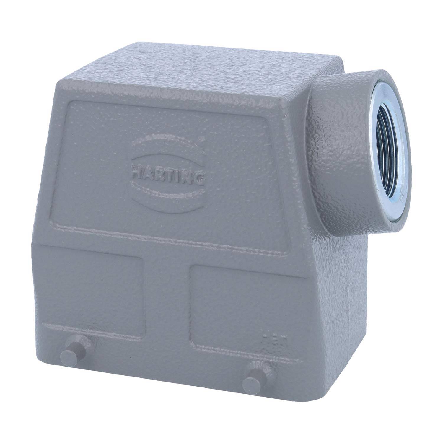 Ein grauer industrieller Anschlussgehäuse mit dem eingepresstem Markenlogo, das einen zylindrischen Auslass an der Seite zur Kabelanbindung aufweist.