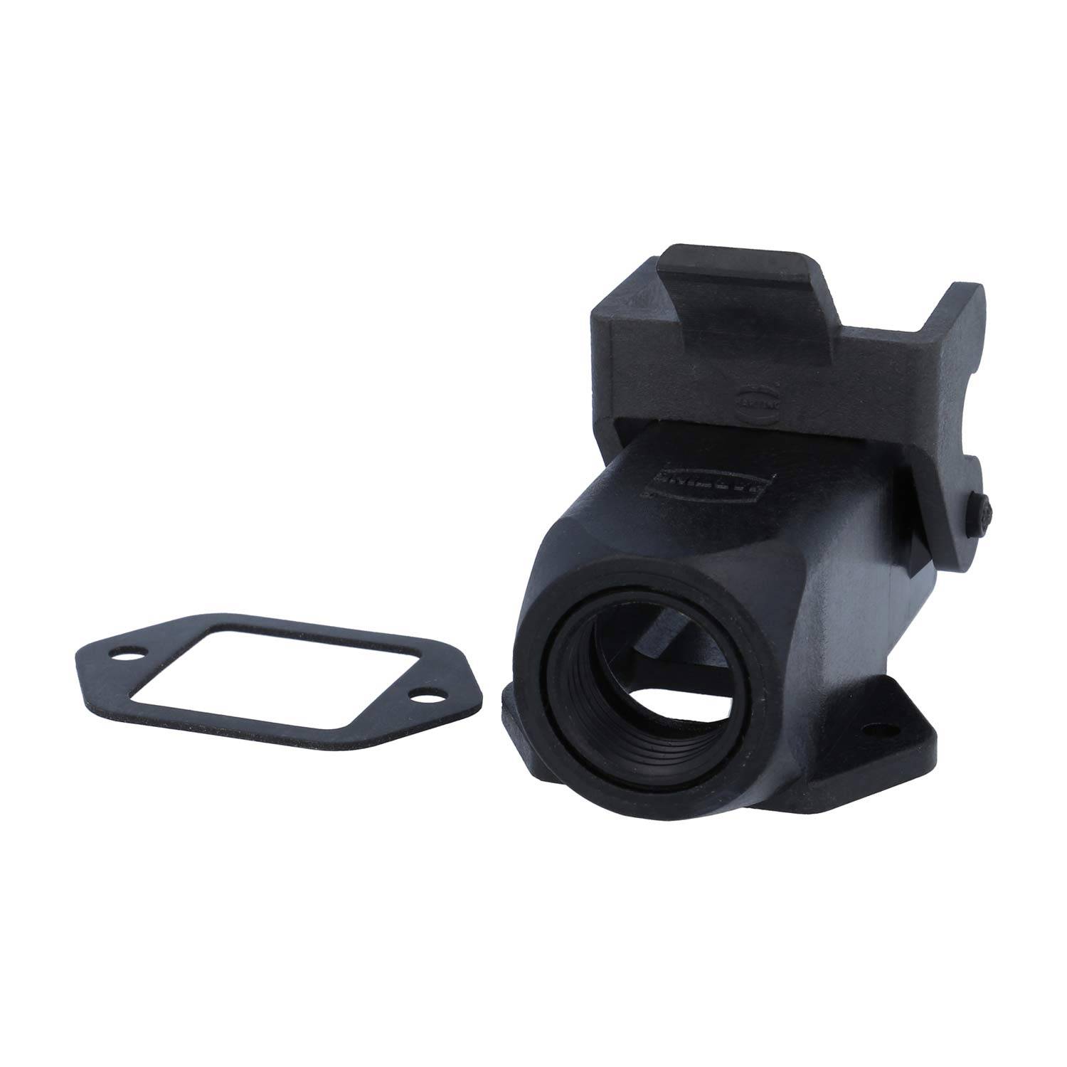 Eine schwarze Kunststoff-Automobilkomponente mit einer quadratischen Aufnahme und einem angebrachten O-Ring liegt auf einer weißen Oberfläche.