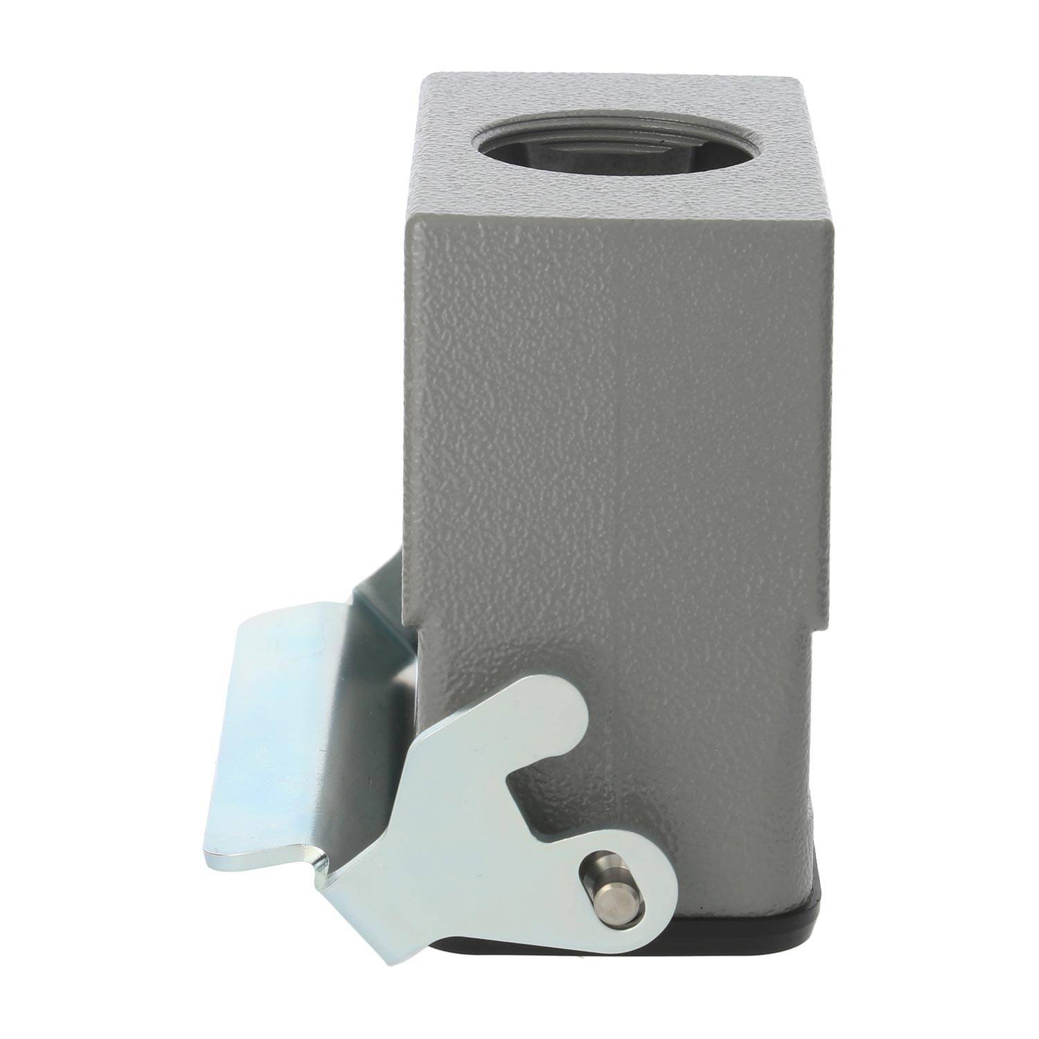 Eine Metallwinkelhalterung mit einem zylindrischen Loch und einem seitlich montierten Hebel, möglicherweise zum Befestigen oder Justieren von Hardwarekomponenten.