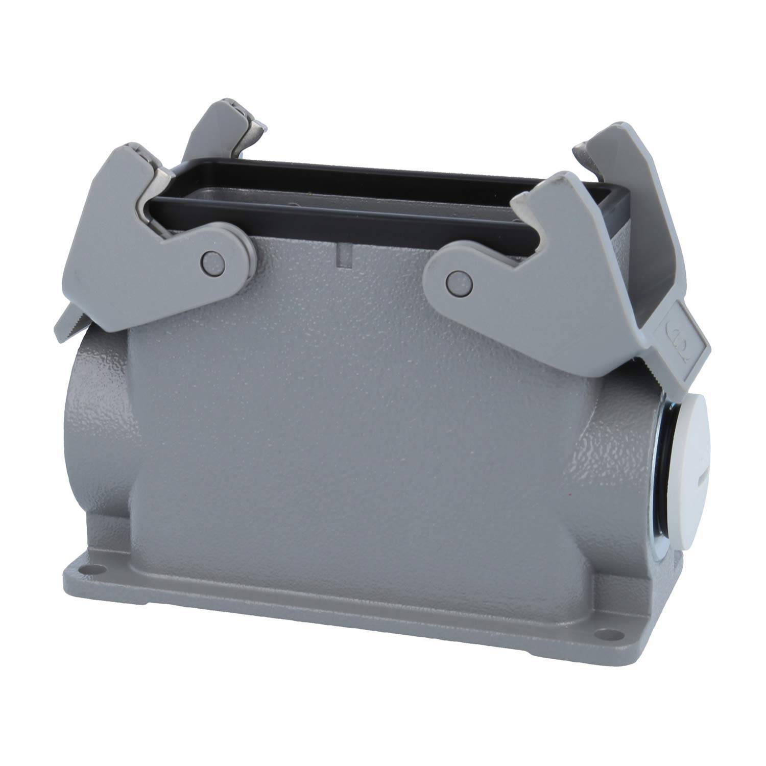 Ein grau-industrielles Anschlussgehäuse mit rechteckigem Körper und zwei offenen Klappverriegelungen, verwendet zum Sichern von elektrischen Komponenten.