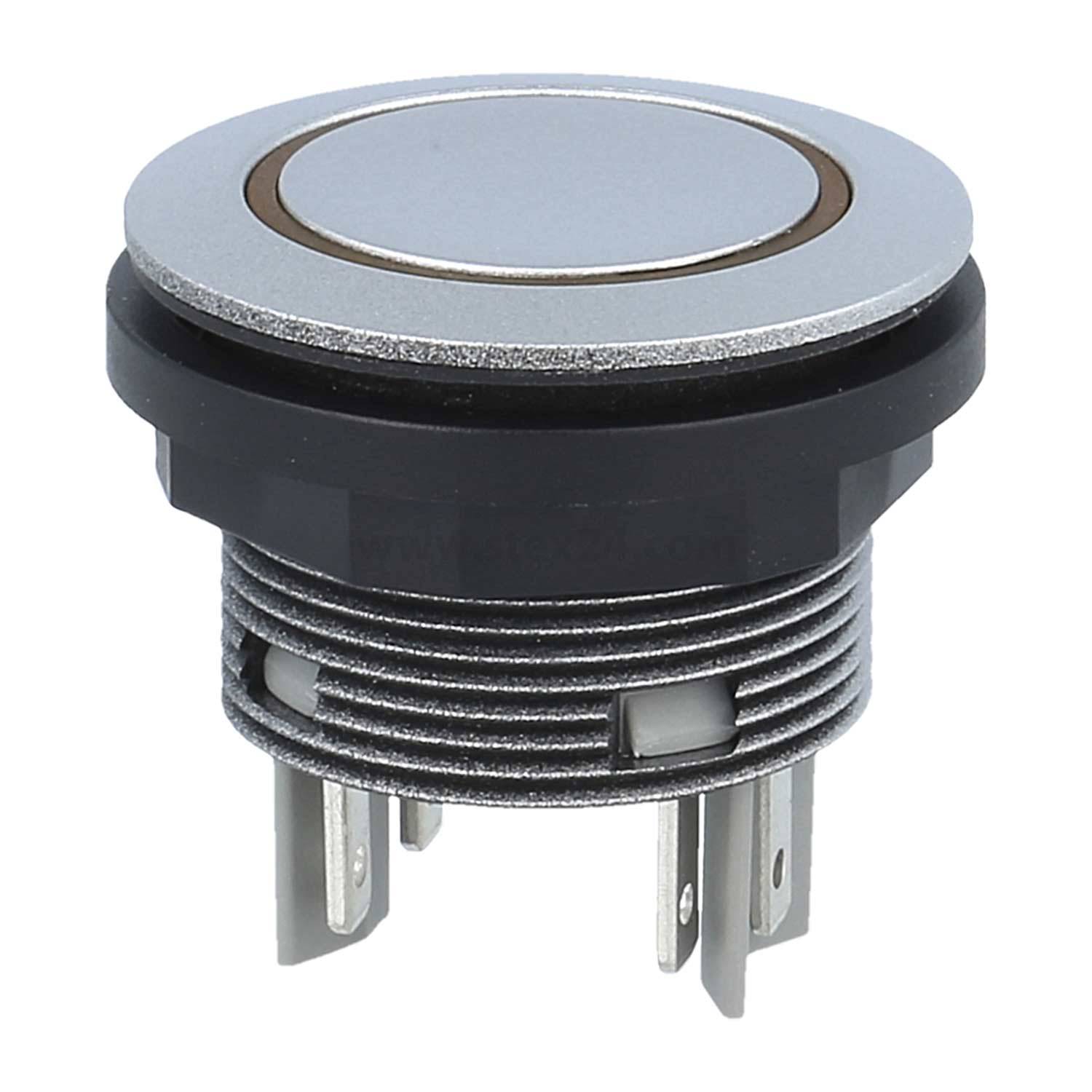 Ein runder Metalldrucktastenschalter mit schwarzer Basis und vier Metallzacken für elektrische Verbindungen.