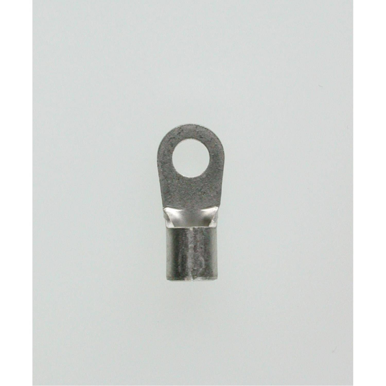 Eine Ringklemme aus Metall mit einer kreisförmigen Öffnung und zylindrischer Basis, die zur elektrischen Verbindung oder zum Befestigen von Drähten an einem Pfosten verwendet wird.