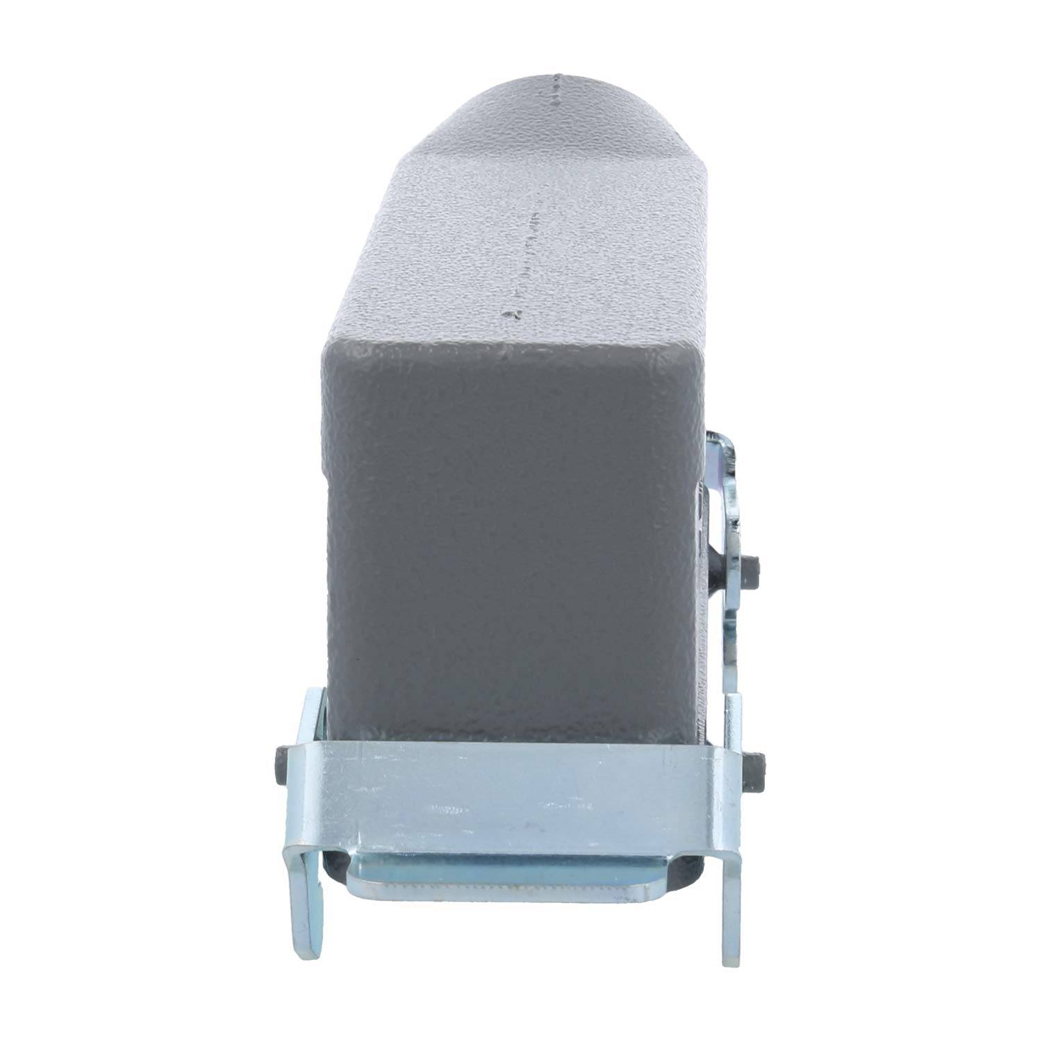 Ein grauer, rechteckiger, strukturierter Block, der an einer Metallhalterung montiert ist, von vorne betrachtet.