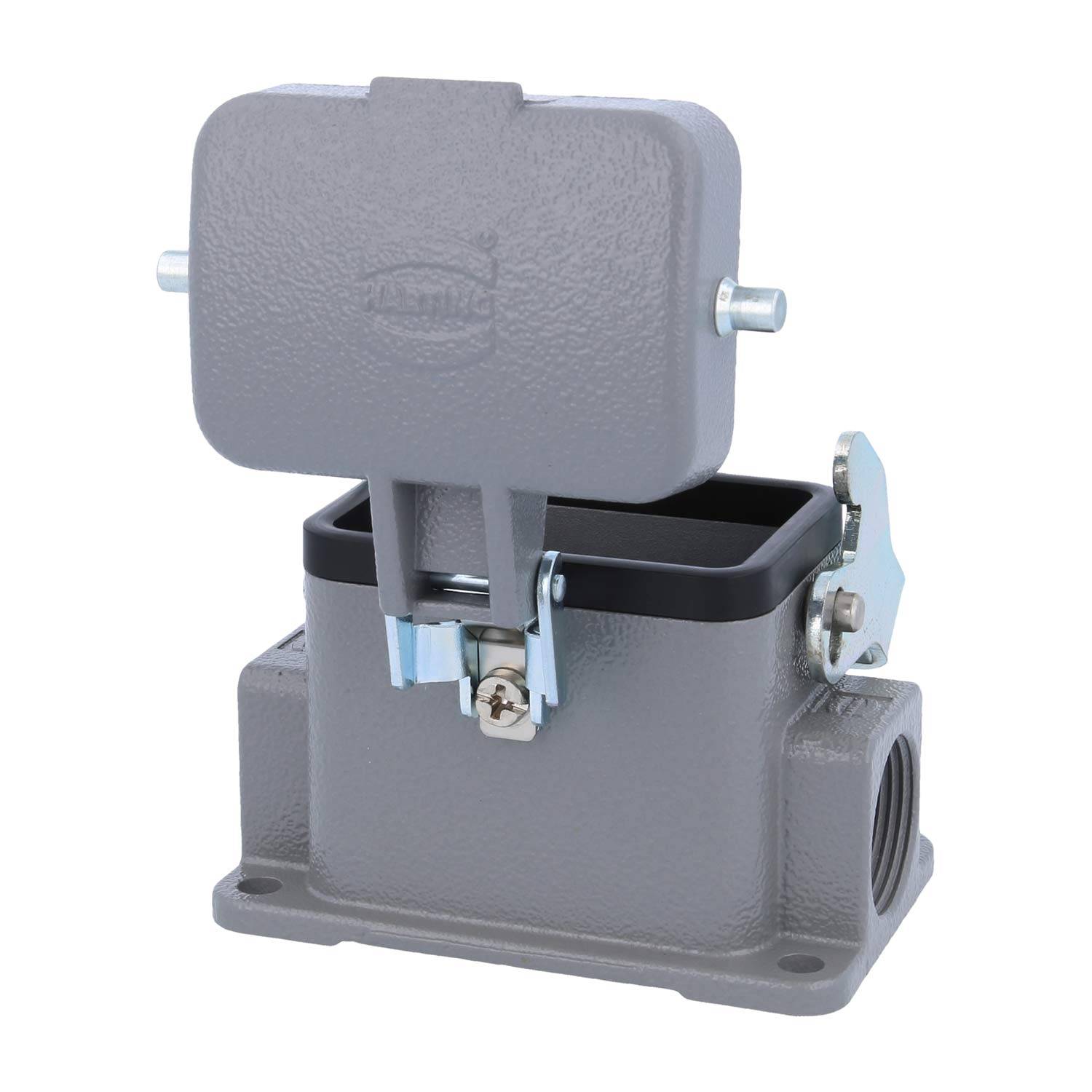 Graues industrielles elektrisches Verbindungsgehäuse mit einer geöffneten Klappe. Aus Metall gefertigt mit seitlichem Eingang, der nach links zeigt.