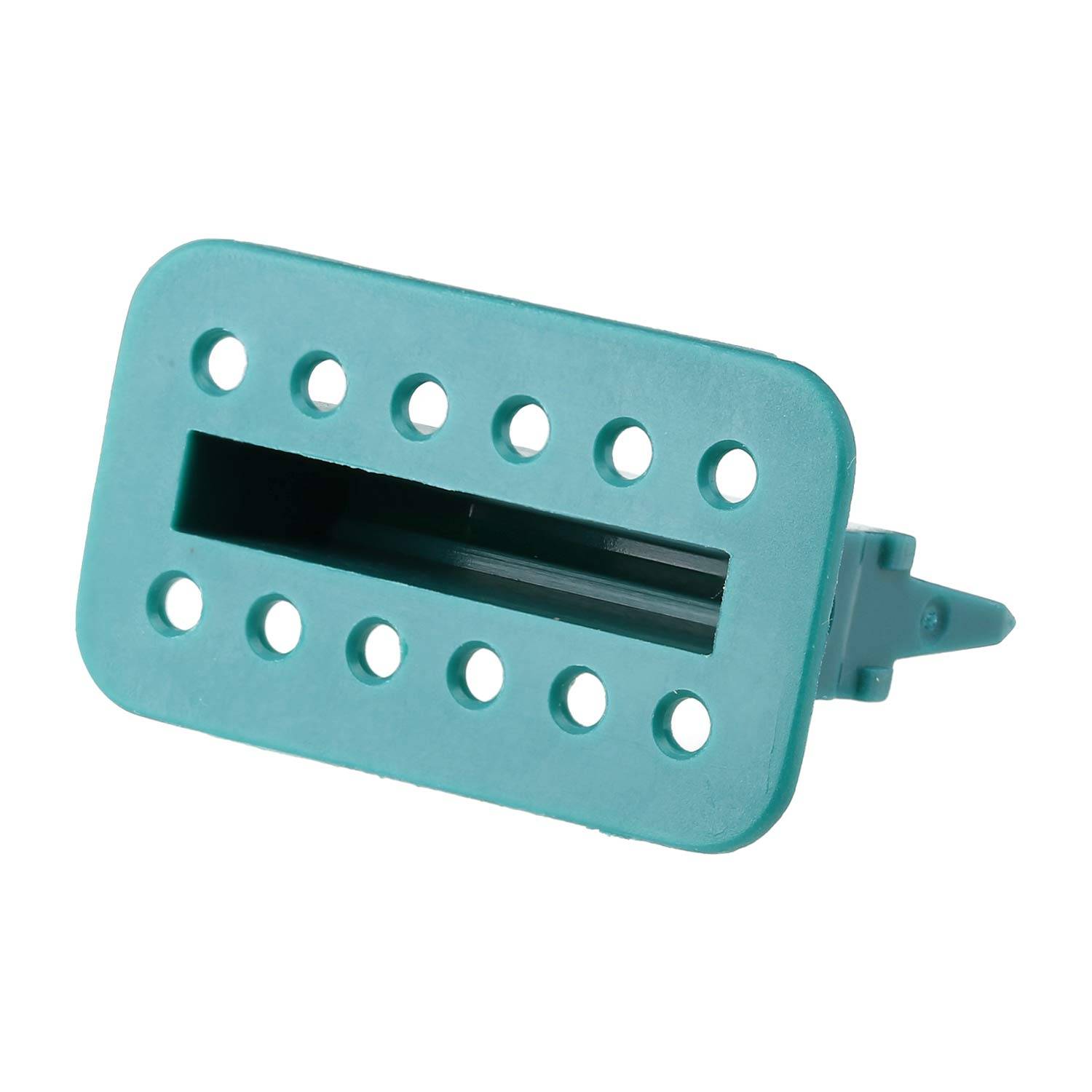 Ein türkisfarbener, rechteckiger Kunststoffeinsatz mit abgerundeten Ecken, der eine Reihe von kreisförmigen Löchern und einen horizontalen Mittelschlitz aufweist.