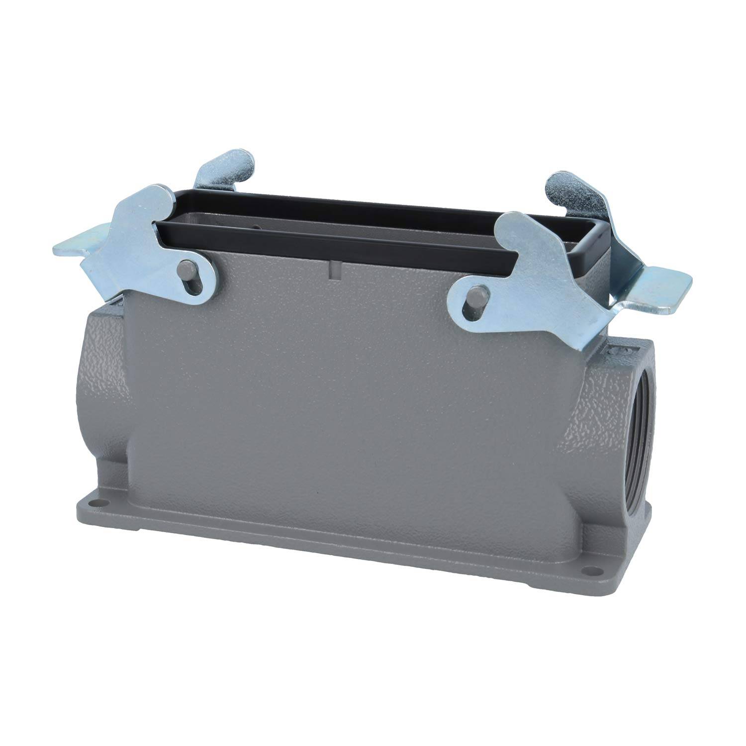 Metallisches elektrisches Anschlussgehäuse mit zwei Seitenklammern, geeignet für robuste industrielle Anwendungen.